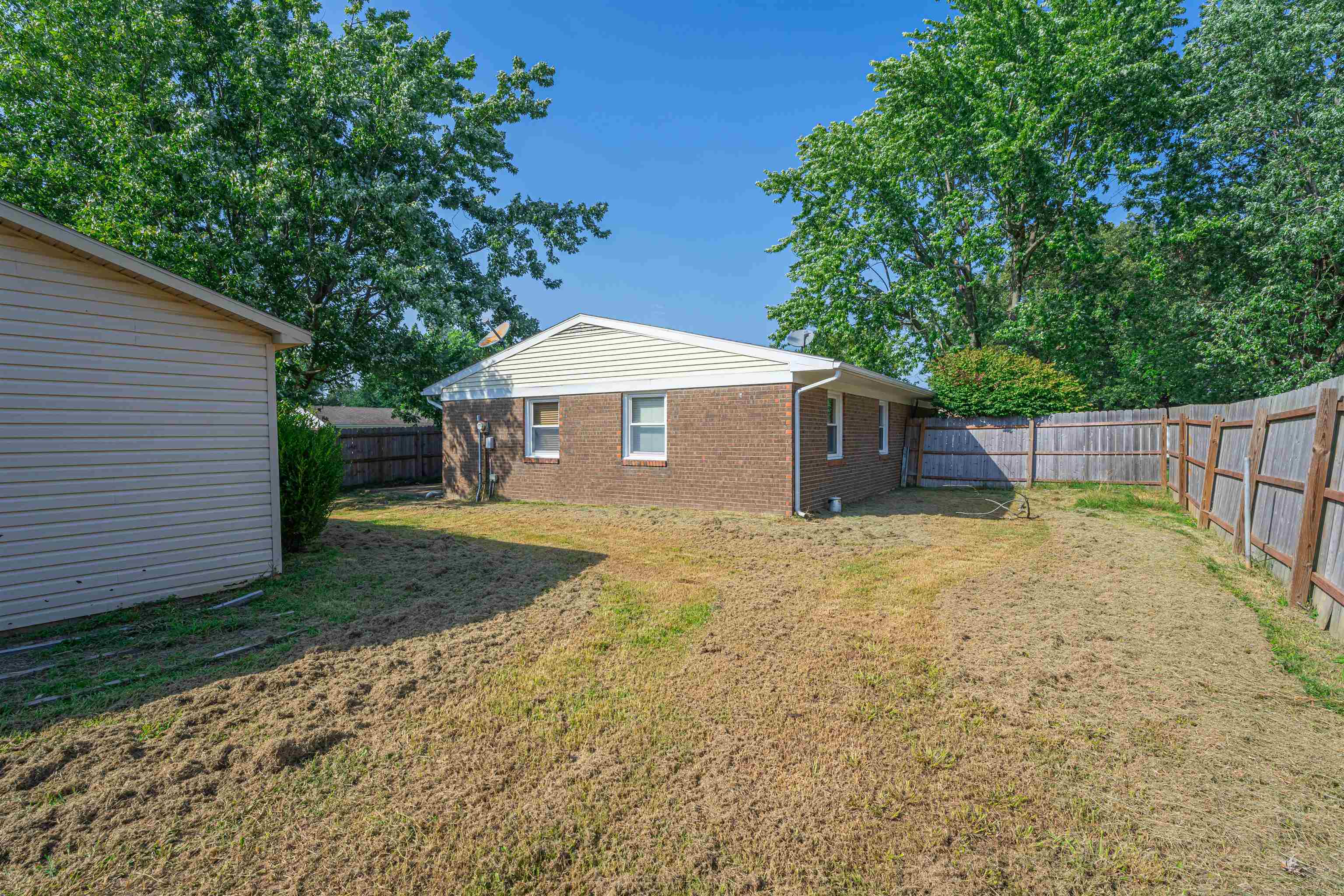 6460 Lilac Ln, Utica, Kentucky 42376, 4 Bedrooms Bedrooms, ,2 BathroomsBathrooms,Single Family Residence,For Sale,Lilac Ln,87590
