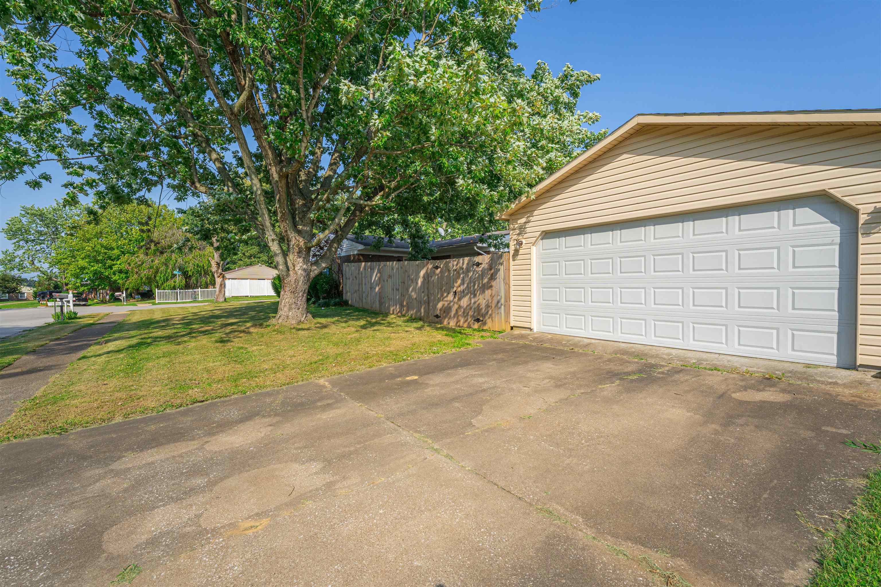 6460 Lilac Ln, Utica, Kentucky 42376, 4 Bedrooms Bedrooms, ,2 BathroomsBathrooms,Single Family Residence,For Sale,Lilac Ln,87590