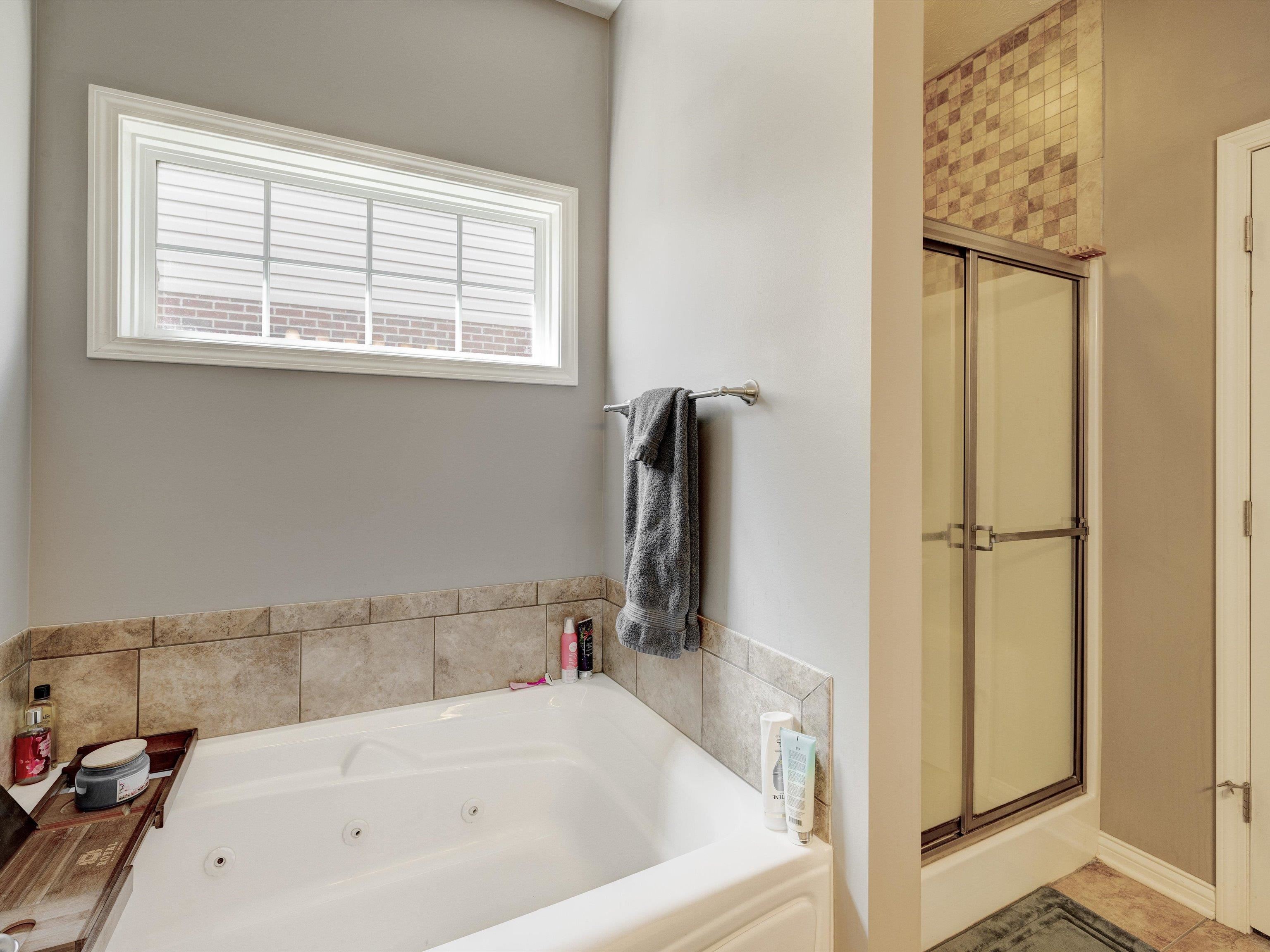 2861 Brooks Parkway, Owensboro, Kentucky 42303, 3 Bedrooms Bedrooms, ,2 BathroomsBathrooms,Single Family Residence,For Sale,Brooks Parkway,87593