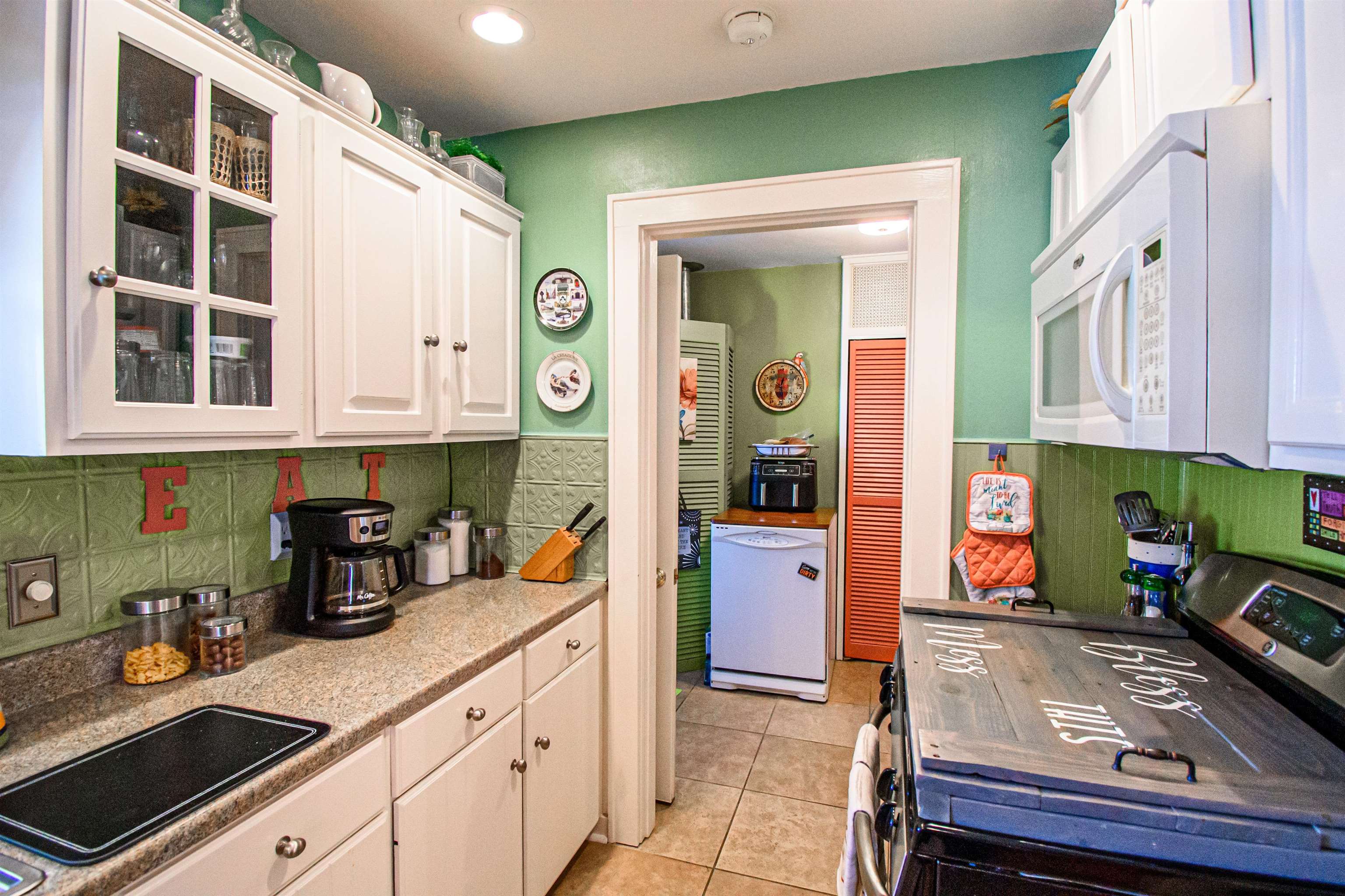 1212 Hill Avenue, Owensboro, Kentucky 42301, 4 Bedrooms Bedrooms, ,2 BathroomsBathrooms,Single Family Residence,For Sale,Hill Avenue,87605