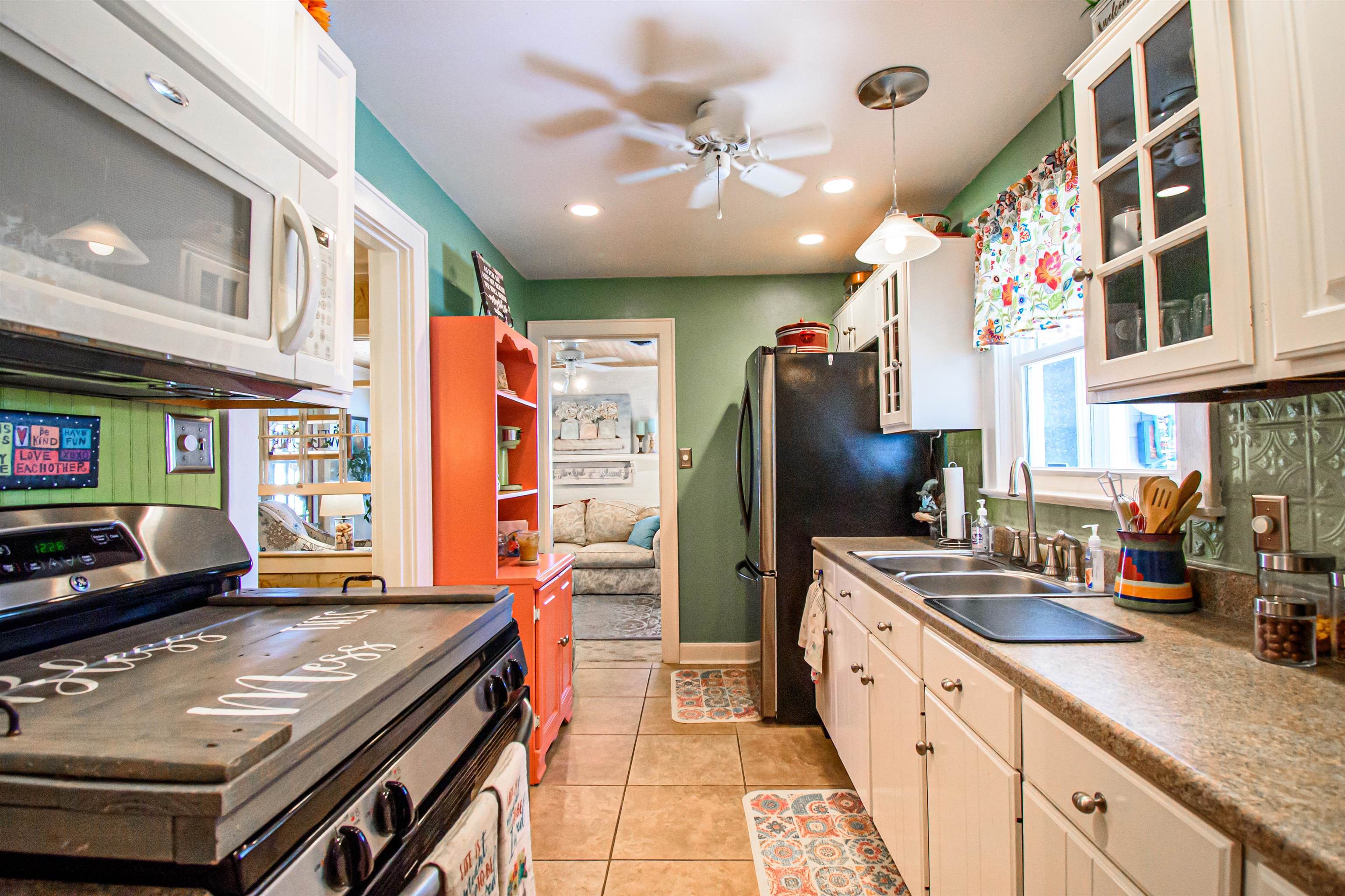 1212 Hill Avenue, Owensboro, Kentucky 42301, 4 Bedrooms Bedrooms, ,2 BathroomsBathrooms,Single Family Residence,For Sale,Hill Avenue,87605