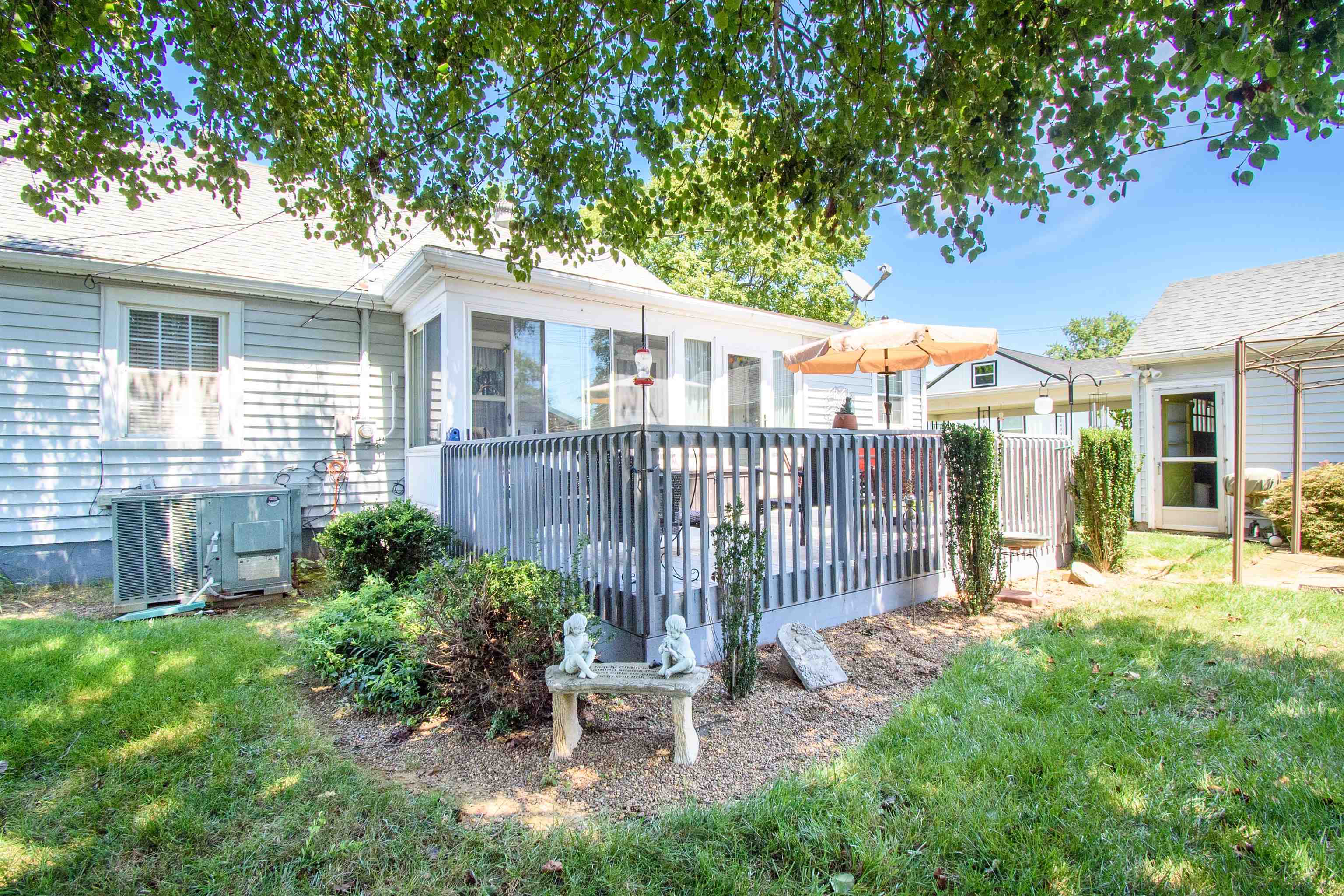 1212 Hill Avenue, Owensboro, Kentucky 42301, 4 Bedrooms Bedrooms, ,2 BathroomsBathrooms,Single Family Residence,For Sale,Hill Avenue,87605