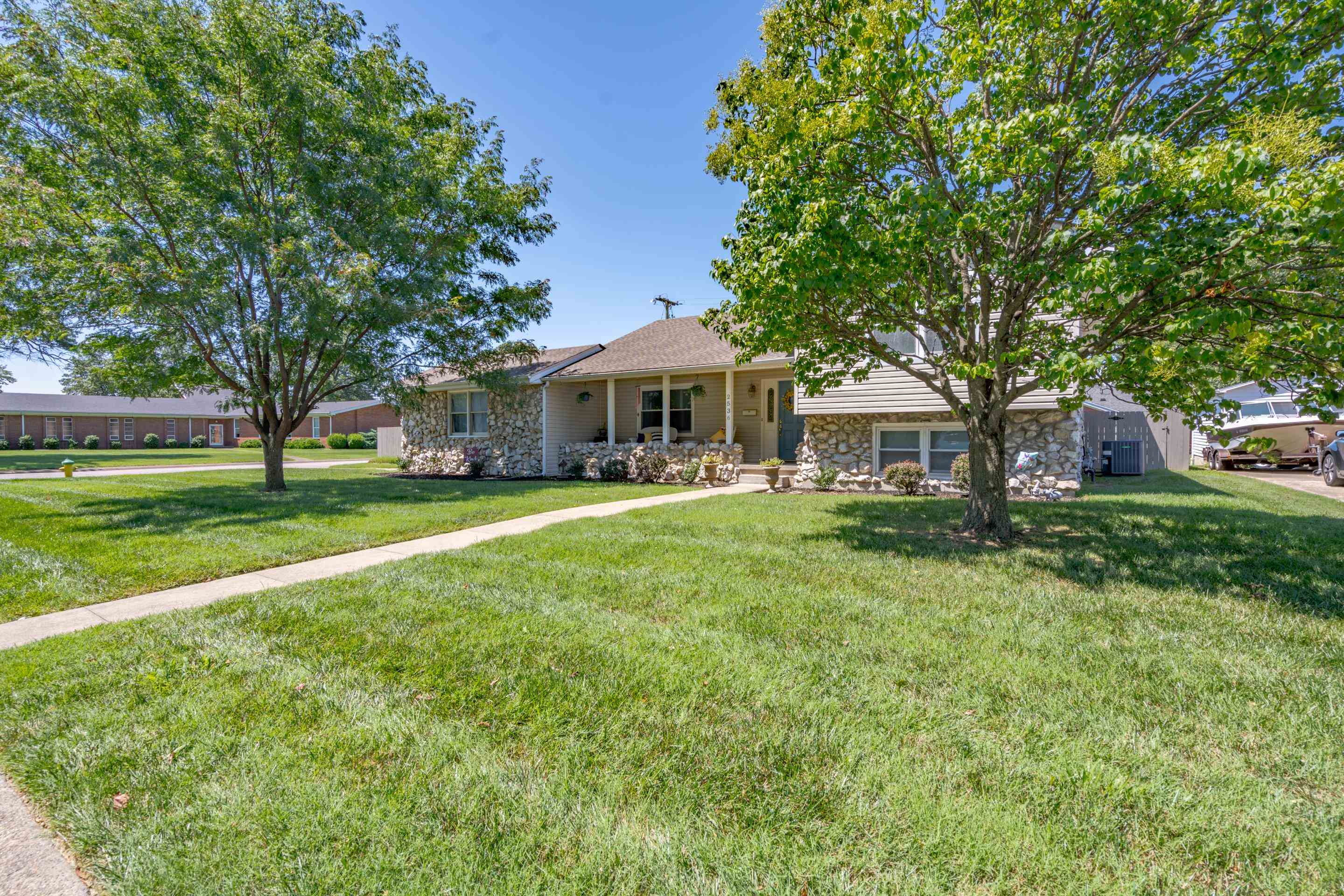 2536 Mayfair Avenue, Owensboro, Kentucky 42301, 4 Bedrooms Bedrooms, ,2 BathroomsBathrooms,Single Family Residence,For Sale,Mayfair Avenue,87607