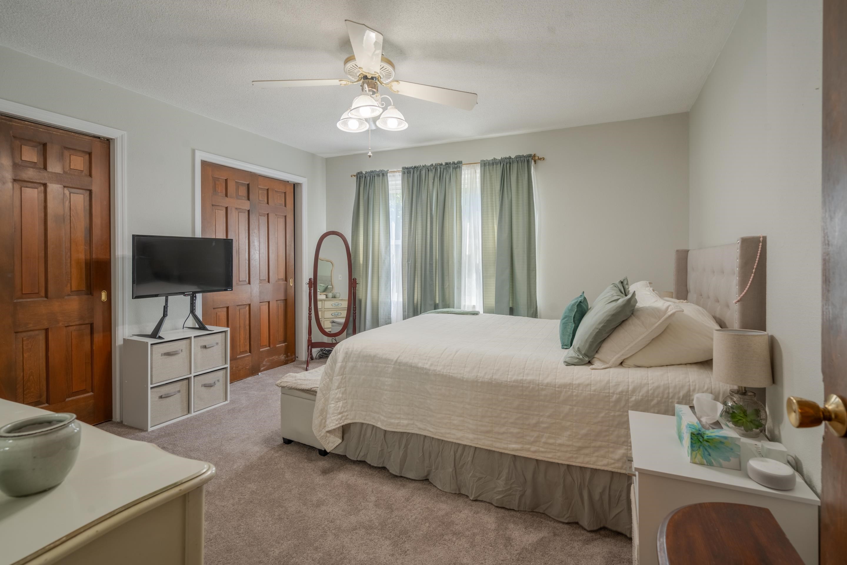 2536 Mayfair Avenue, Owensboro, Kentucky 42301, 4 Bedrooms Bedrooms, ,2 BathroomsBathrooms,Single Family Residence,For Sale,Mayfair Avenue,87607