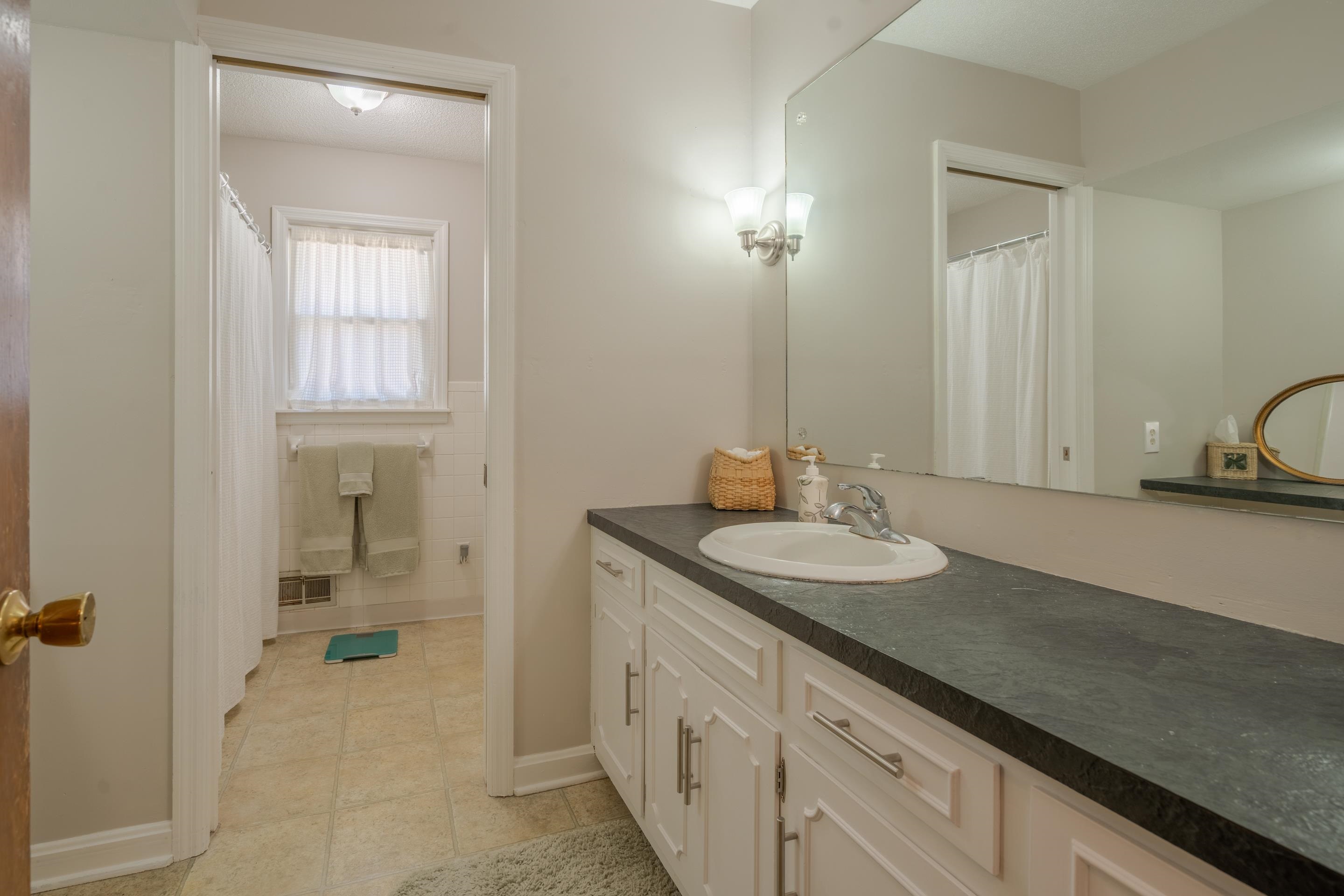 2536 Mayfair Avenue, Owensboro, Kentucky 42301, 4 Bedrooms Bedrooms, ,2 BathroomsBathrooms,Single Family Residence,For Sale,Mayfair Avenue,87607