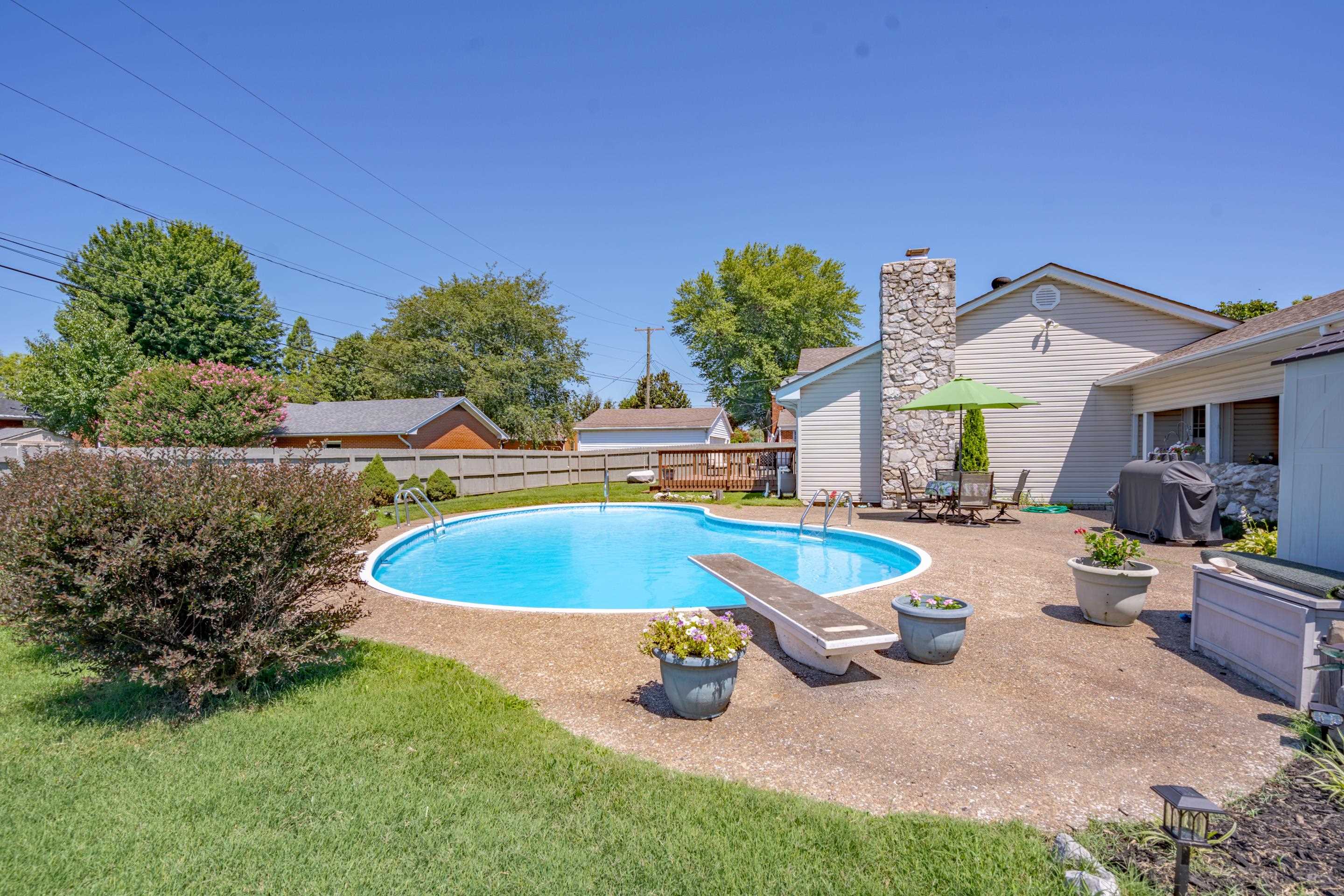2536 Mayfair Avenue, Owensboro, Kentucky 42301, 4 Bedrooms Bedrooms, ,2 BathroomsBathrooms,Single Family Residence,For Sale,Mayfair Avenue,87607