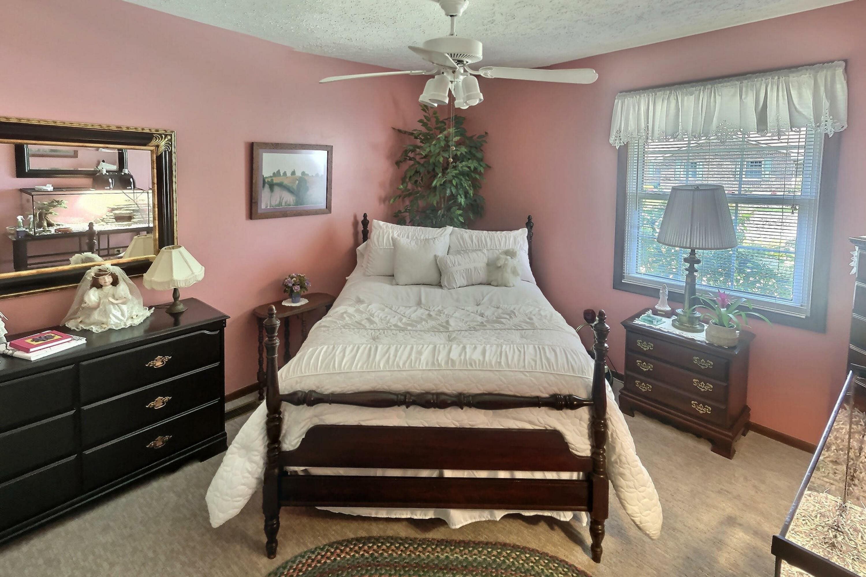 4331 Landsdowne, Owensboro, Kentucky 42301, 3 Bedrooms Bedrooms, ,2 BathroomsBathrooms,Single Family Residence,For Sale,Landsdowne,87609