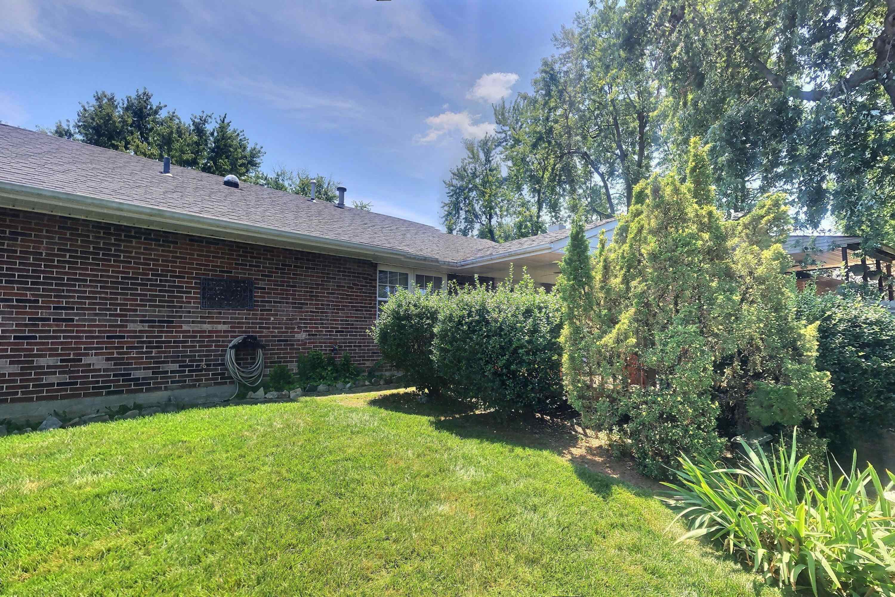 4331 Landsdowne, Owensboro, Kentucky 42301, 3 Bedrooms Bedrooms, ,2 BathroomsBathrooms,Single Family Residence,For Sale,Landsdowne,87609