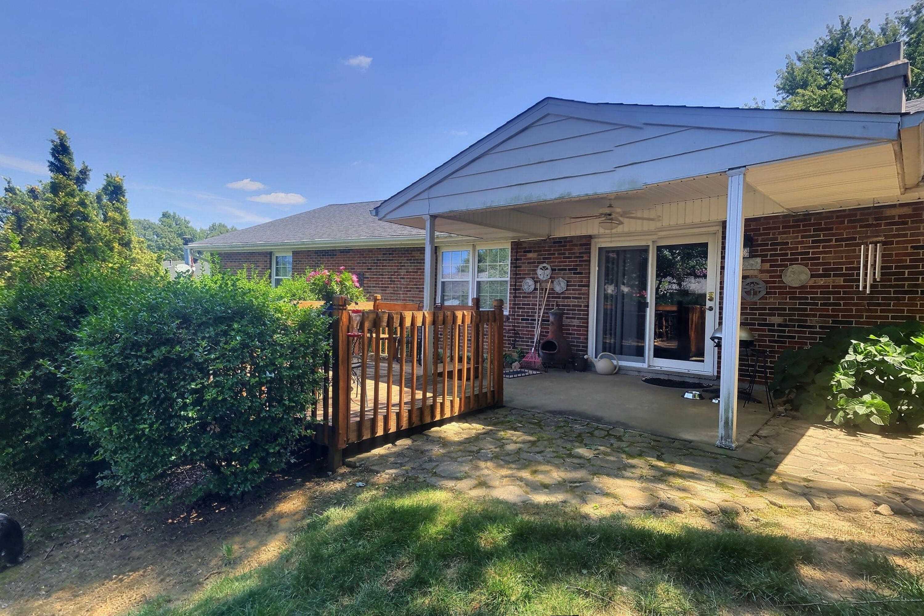 4331 Landsdowne, Owensboro, Kentucky 42301, 3 Bedrooms Bedrooms, ,2 BathroomsBathrooms,Single Family Residence,For Sale,Landsdowne,87609