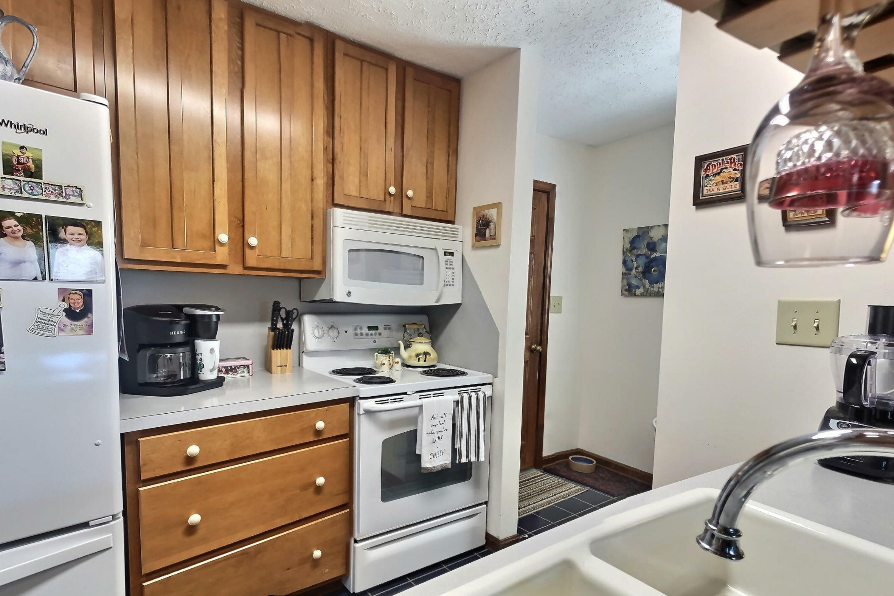 4331 Landsdowne, Owensboro, Kentucky 42301, 3 Bedrooms Bedrooms, ,2 BathroomsBathrooms,Single Family Residence,For Sale,Landsdowne,87609