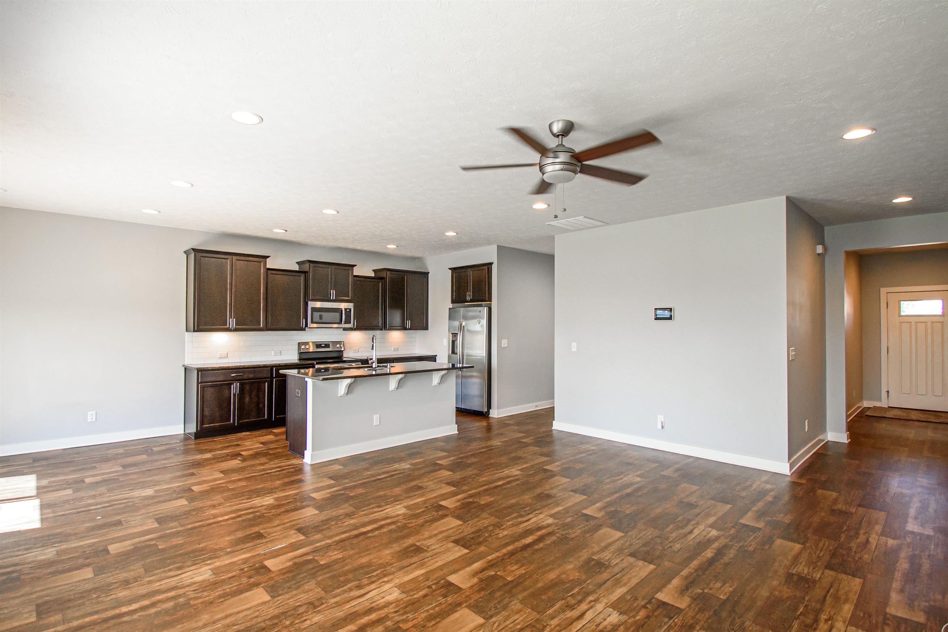 381 Brixton Drive, Owensboro, Kentucky 42301, 3 Bedrooms Bedrooms, ,2 BathroomsBathrooms,Single Family Residence,For Sale,Brixton Drive,87616