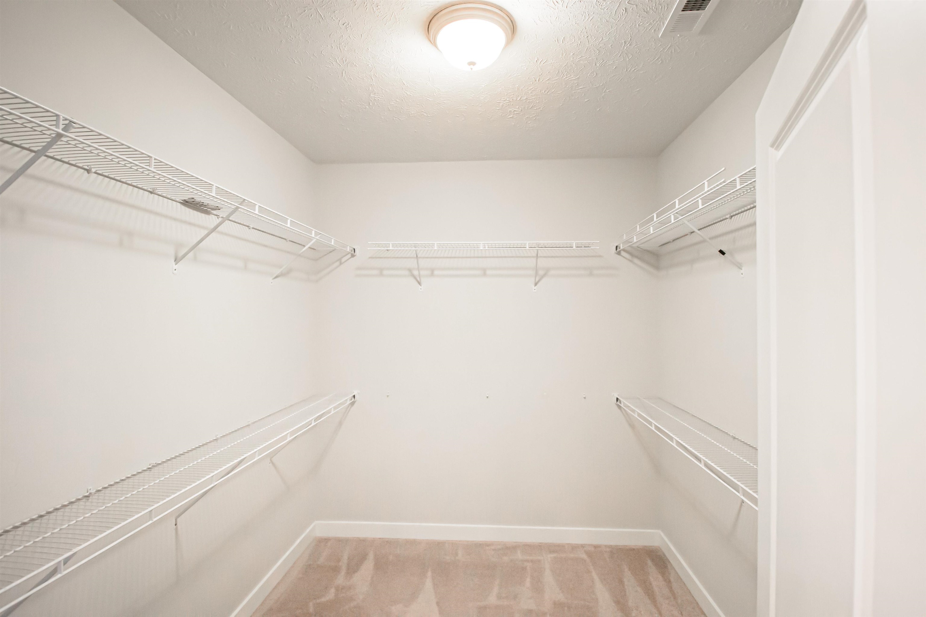381 Brixton Drive, Owensboro, Kentucky 42301, 3 Bedrooms Bedrooms, ,2 BathroomsBathrooms,Single Family Residence,For Sale,Brixton Drive,87616