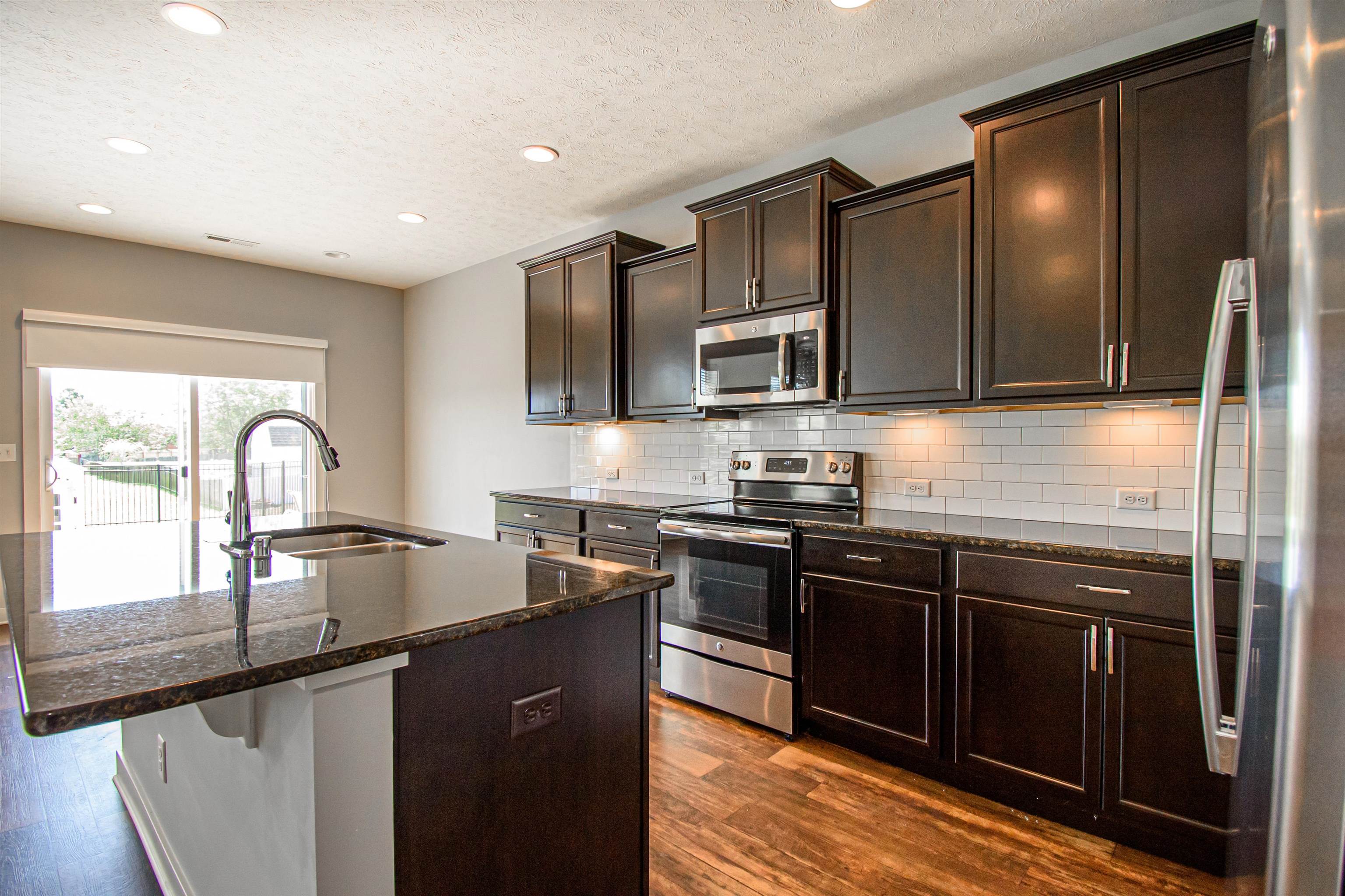 381 Brixton Drive, Owensboro, Kentucky 42301, 3 Bedrooms Bedrooms, ,2 BathroomsBathrooms,Single Family Residence,For Sale,Brixton Drive,87616