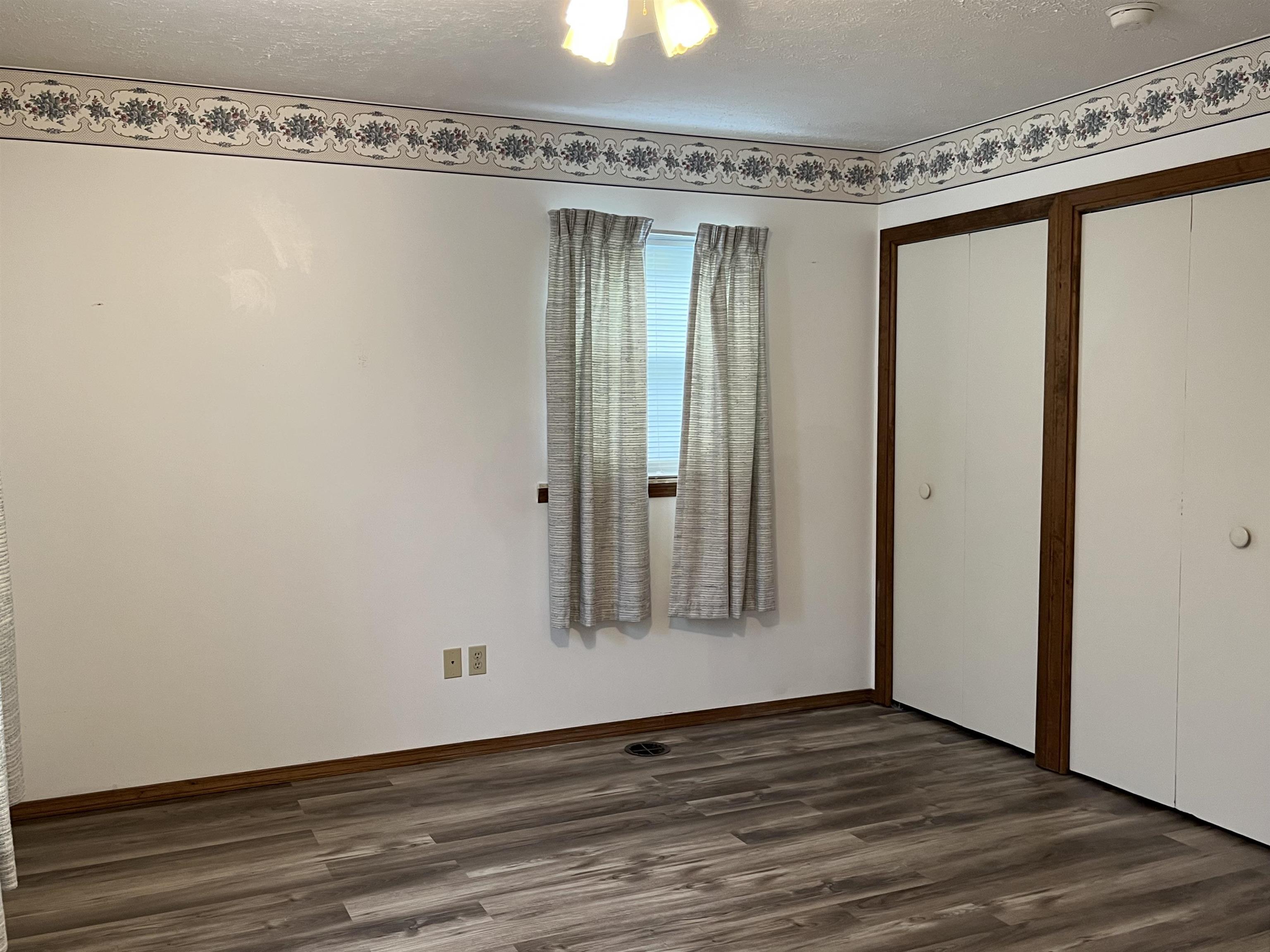 2103 Dickey Dr., Owensboro, Kentucky 42301, 2 Bedrooms Bedrooms, ,1 BathroomBathrooms,Single Family Residence,For Sale,Dickey Dr.,87619