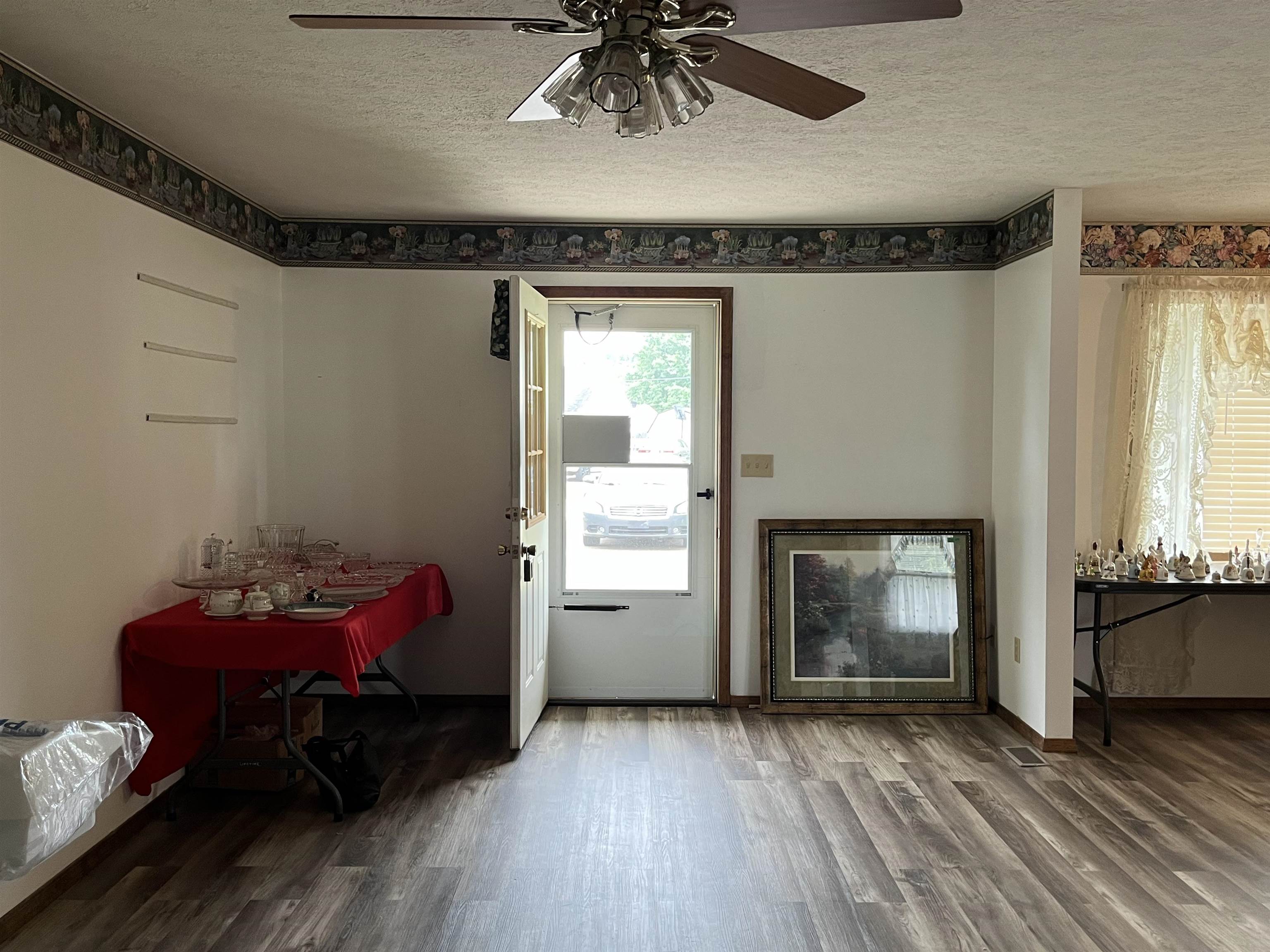 2103 Dickey Dr., Owensboro, Kentucky 42301, 2 Bedrooms Bedrooms, ,1 BathroomBathrooms,Single Family Residence,For Sale,Dickey Dr.,87619