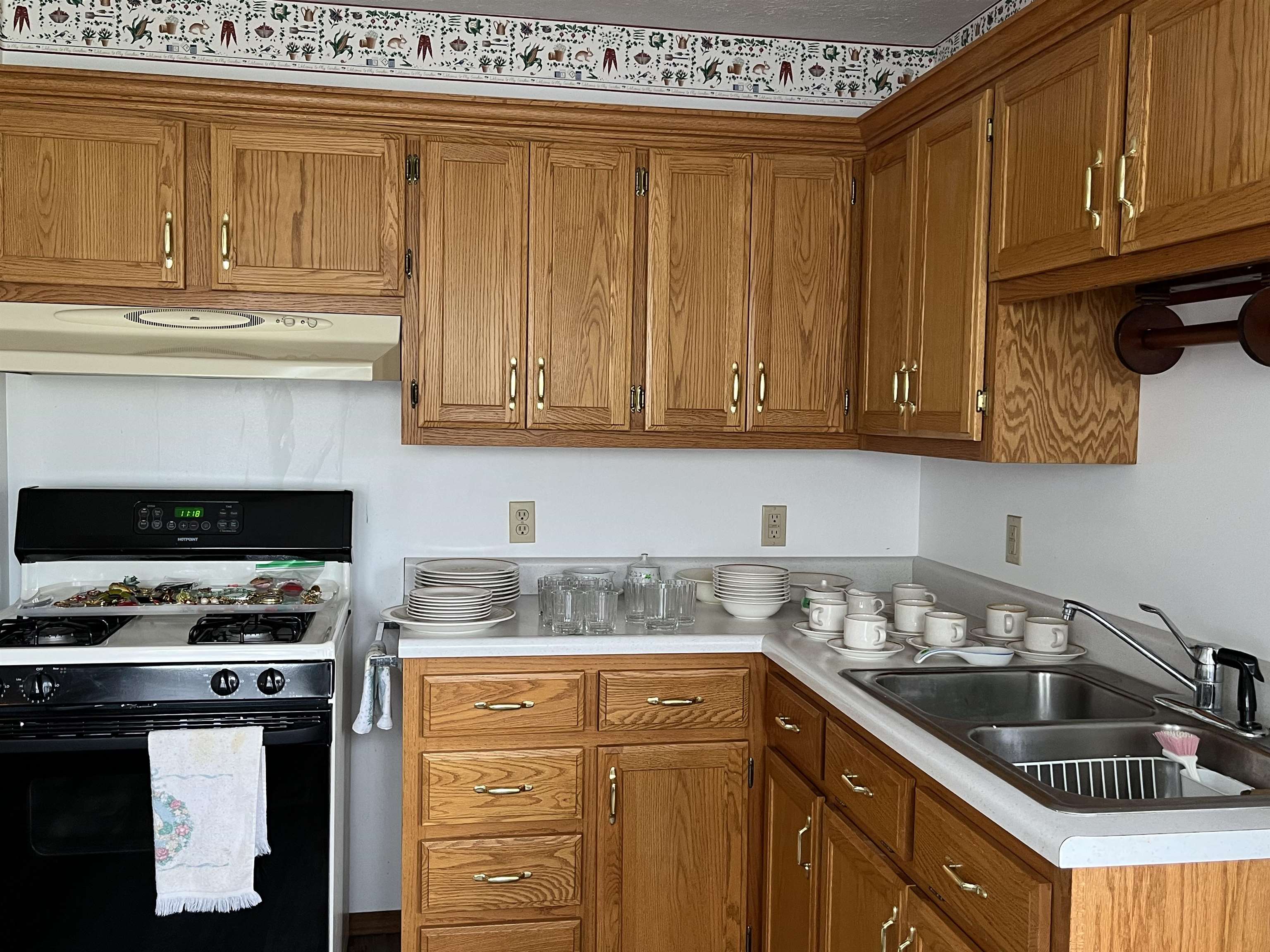 2103 Dickey Dr., Owensboro, Kentucky 42301, 2 Bedrooms Bedrooms, ,1 BathroomBathrooms,Single Family Residence,For Sale,Dickey Dr.,87619