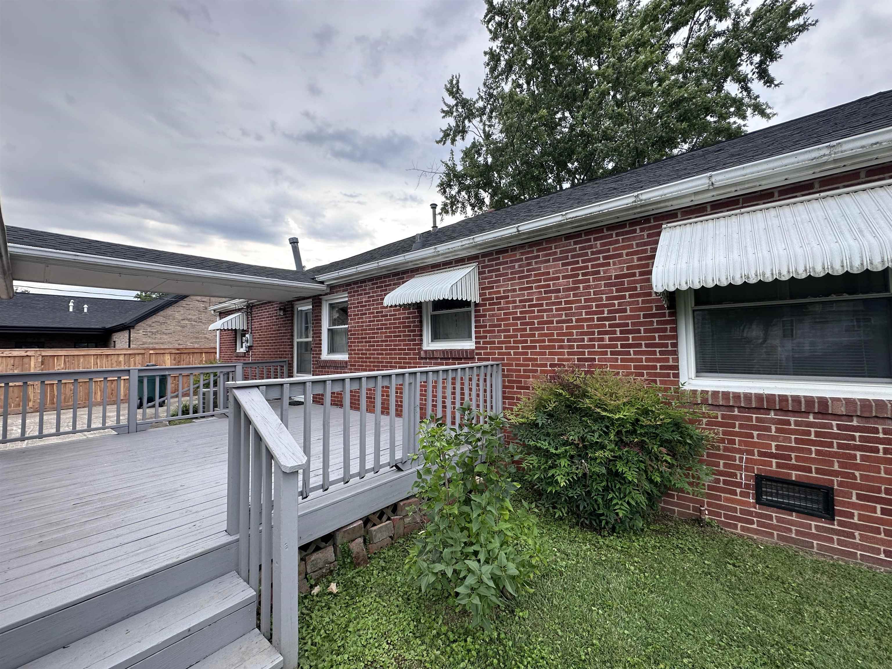 1120 Hill Ave, Owensboro, Kentucky 42301, 3 Bedrooms Bedrooms, ,2 BathroomsBathrooms,Single Family Residence,For Sale,Hill Ave,87628