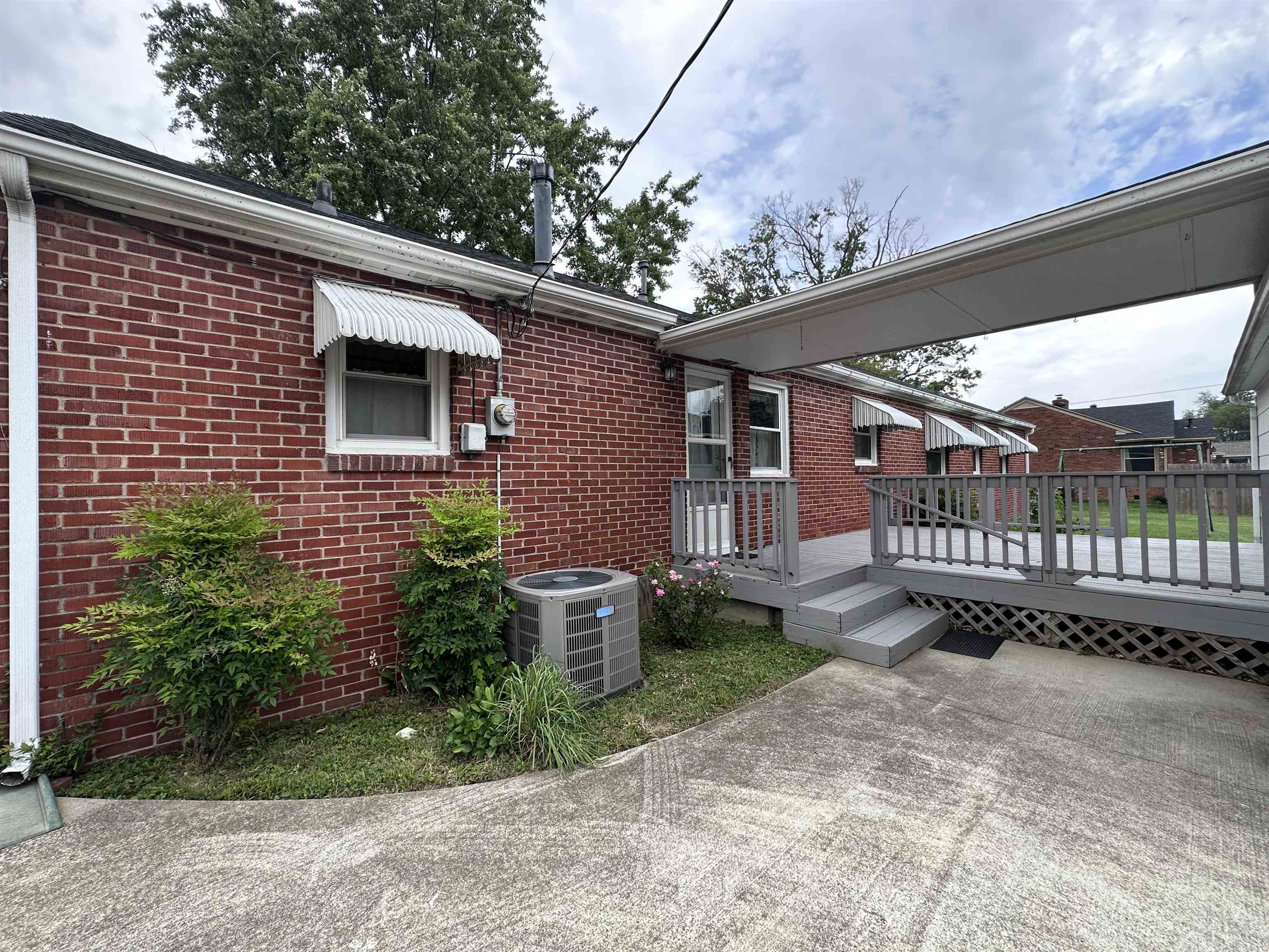 1120 Hill Ave, Owensboro, Kentucky 42301, 3 Bedrooms Bedrooms, ,2 BathroomsBathrooms,Single Family Residence,For Sale,Hill Ave,87628