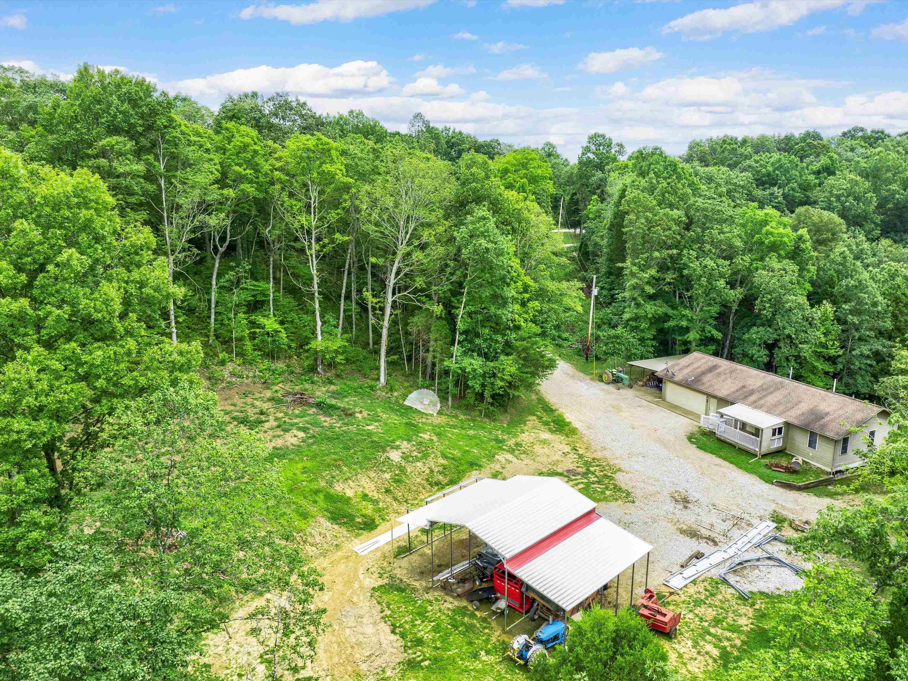 12951 Hwy 992, Cloverport, Kentucky 40111, 3 Bedrooms Bedrooms, ,3 BathroomsBathrooms,Farm,For Sale,Hwy 992,87631