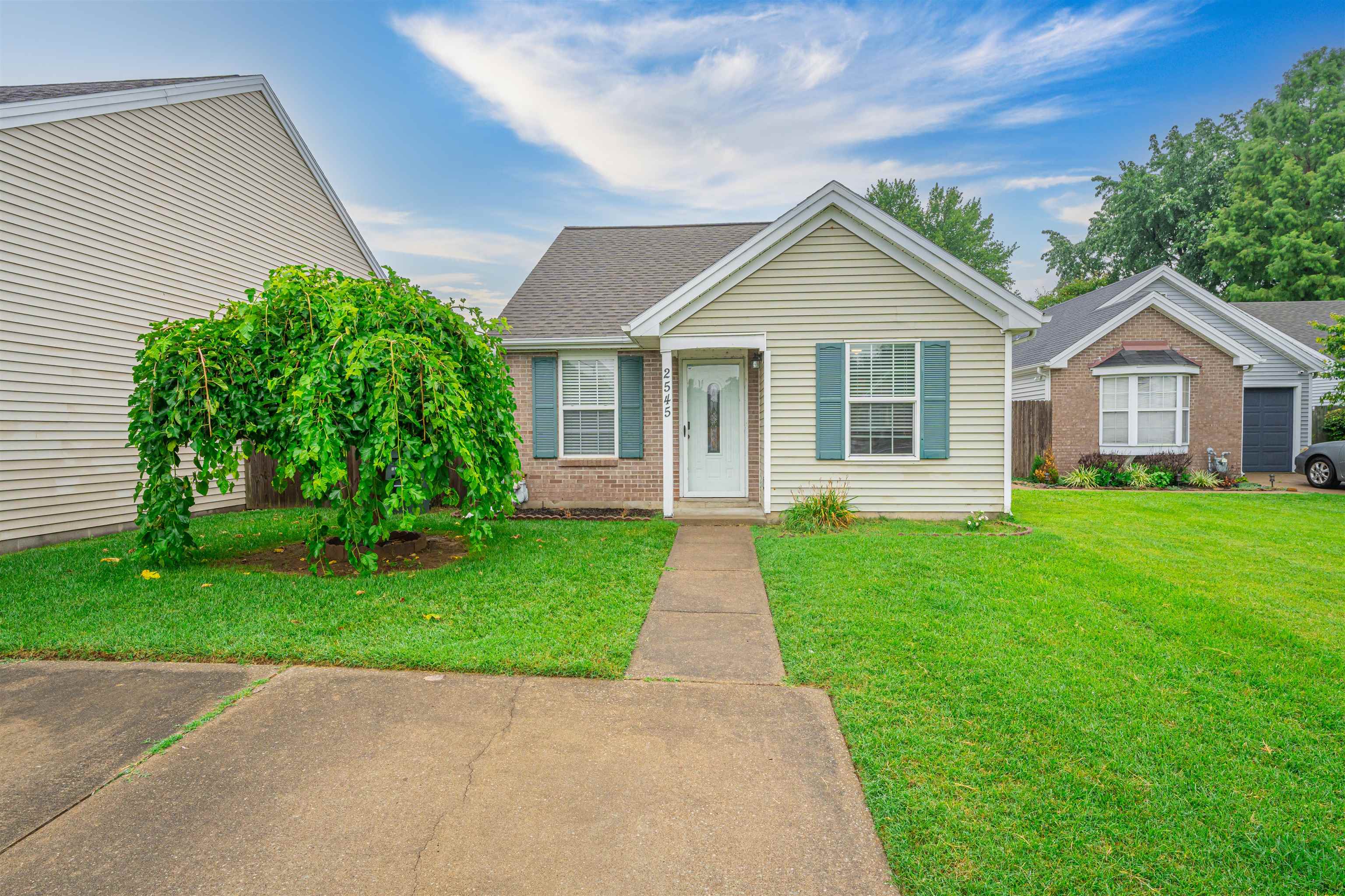 2545 Lake Pointe, Owensboro, Kentucky 42301, 2 Bedrooms Bedrooms, ,1 BathroomBathrooms,Single Family Residence,For Sale,Lake Pointe,87632