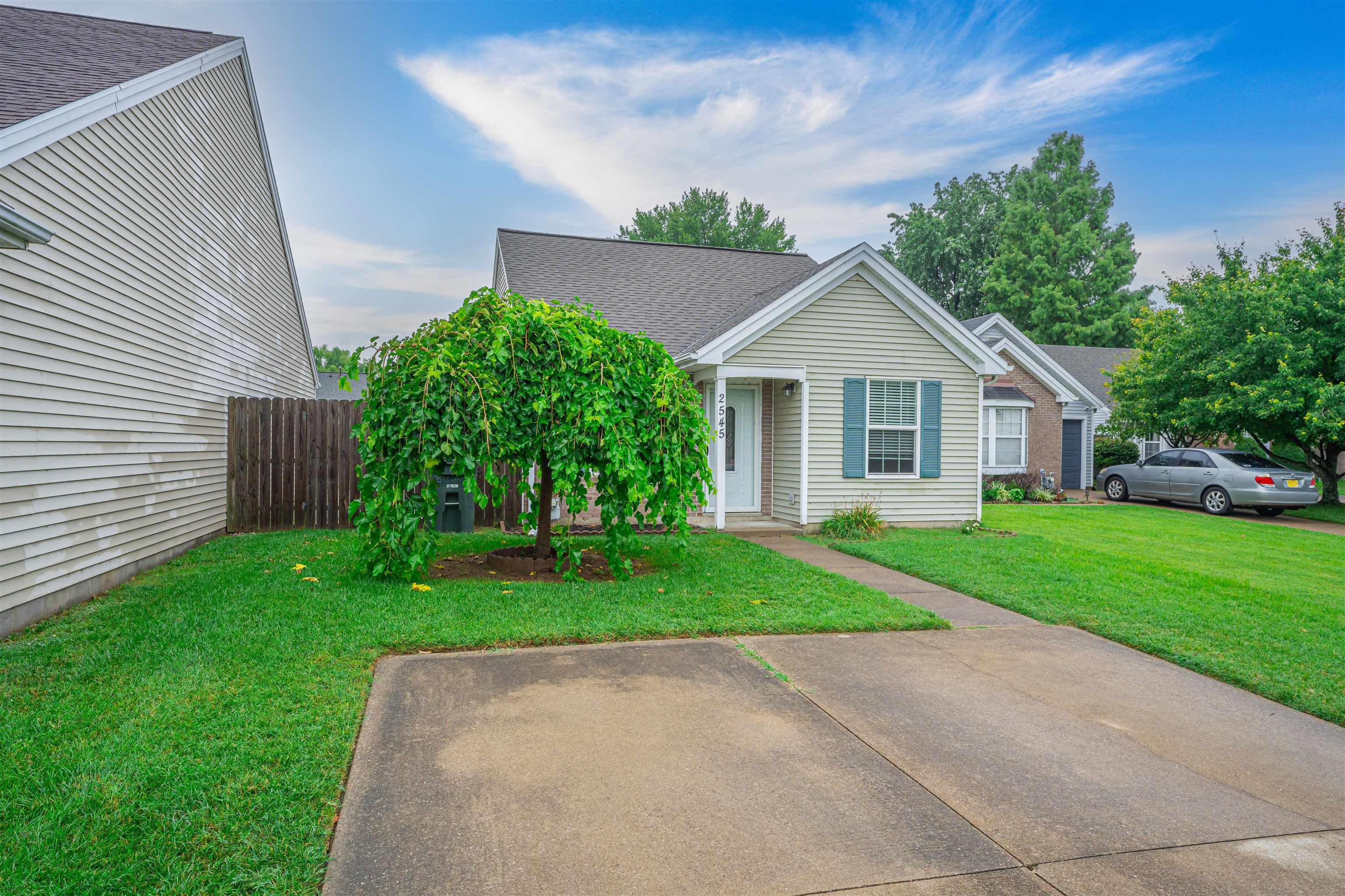2545 Lake Pointe, Owensboro, Kentucky 42301, 2 Bedrooms Bedrooms, ,1 BathroomBathrooms,Single Family Residence,For Sale,Lake Pointe,87632