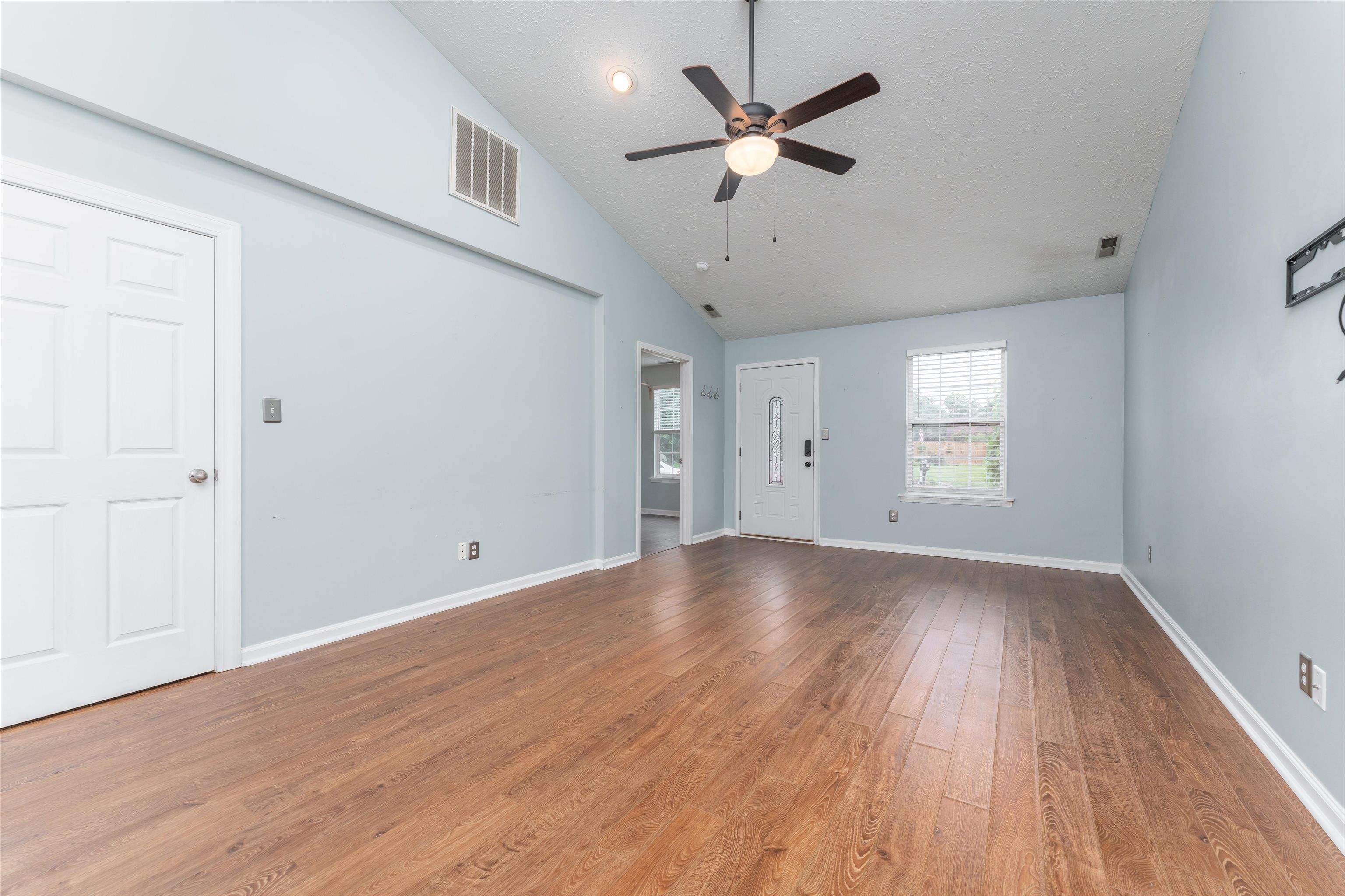 2545 Lake Pointe, Owensboro, Kentucky 42301, 2 Bedrooms Bedrooms, ,1 BathroomBathrooms,Single Family Residence,For Sale,Lake Pointe,87632