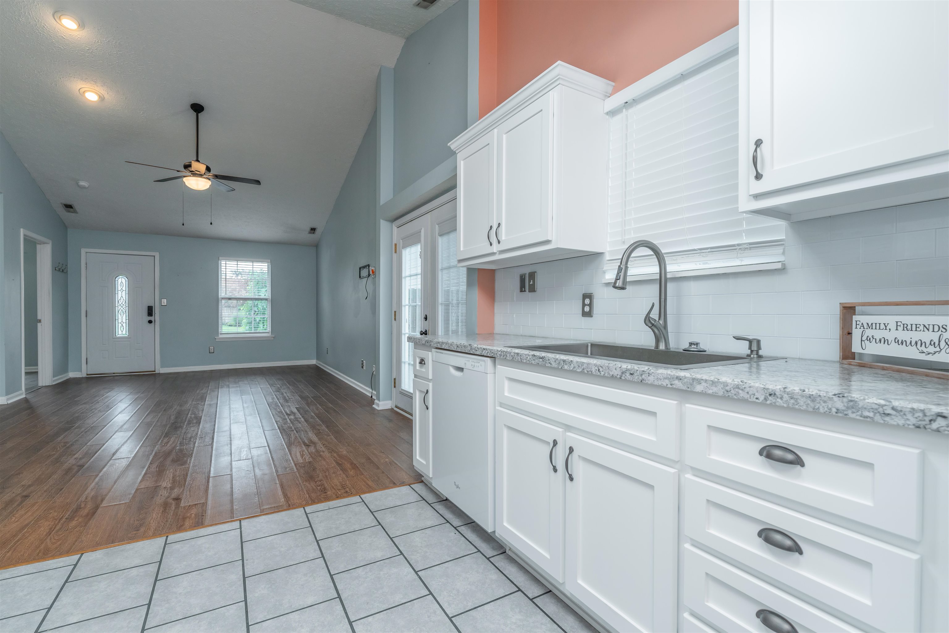 2545 Lake Pointe, Owensboro, Kentucky 42301, 2 Bedrooms Bedrooms, ,1 BathroomBathrooms,Single Family Residence,For Sale,Lake Pointe,87632