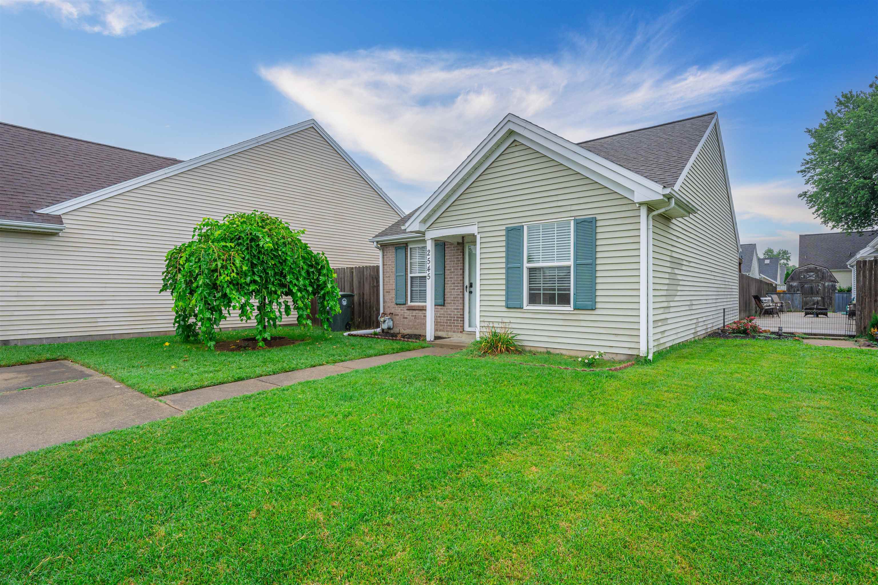 2545 Lake Pointe, Owensboro, Kentucky 42301, 2 Bedrooms Bedrooms, ,1 BathroomBathrooms,Single Family Residence,For Sale,Lake Pointe,87632