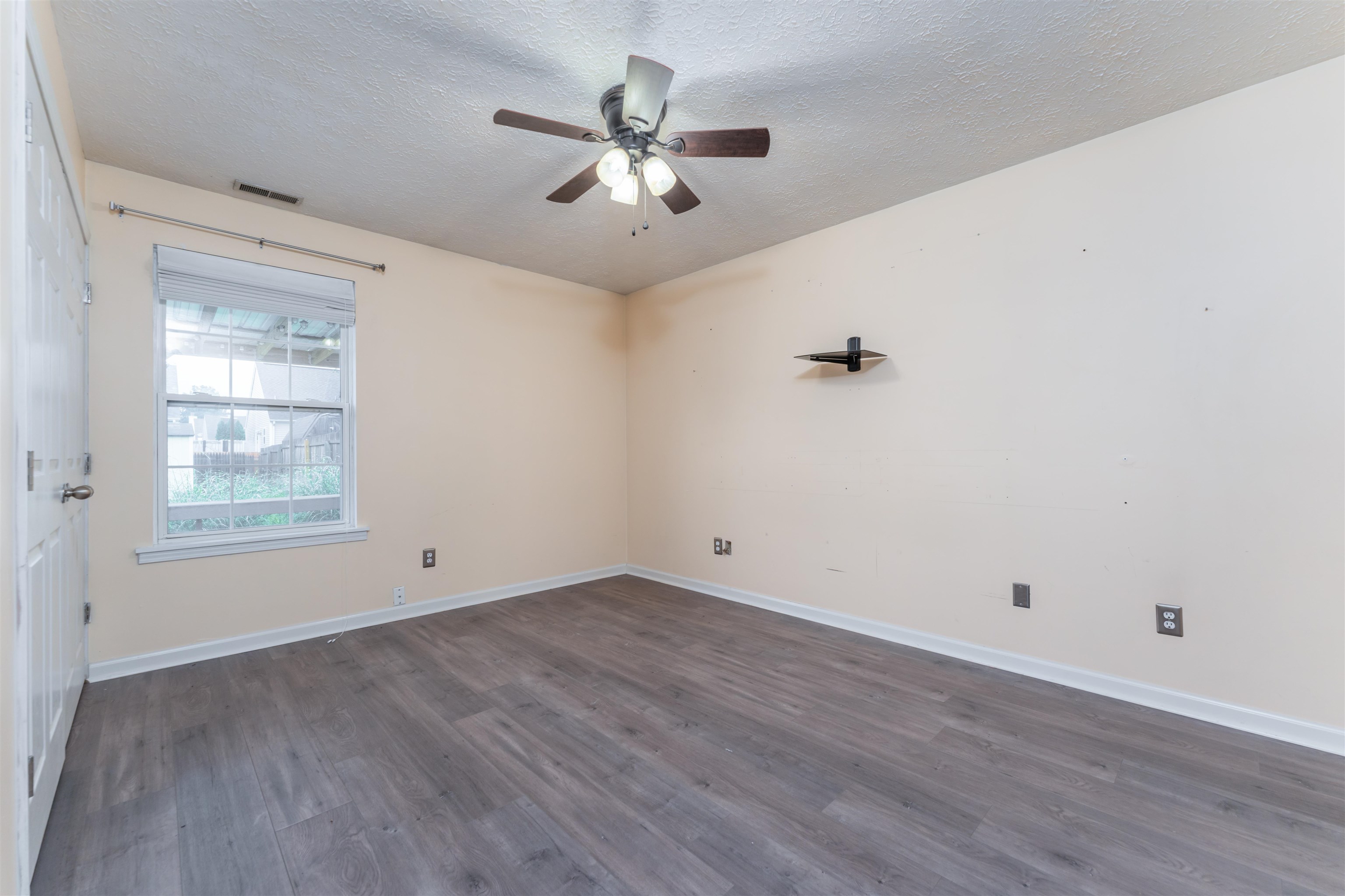 2545 Lake Pointe, Owensboro, Kentucky 42301, 2 Bedrooms Bedrooms, ,1 BathroomBathrooms,Single Family Residence,For Sale,Lake Pointe,87632