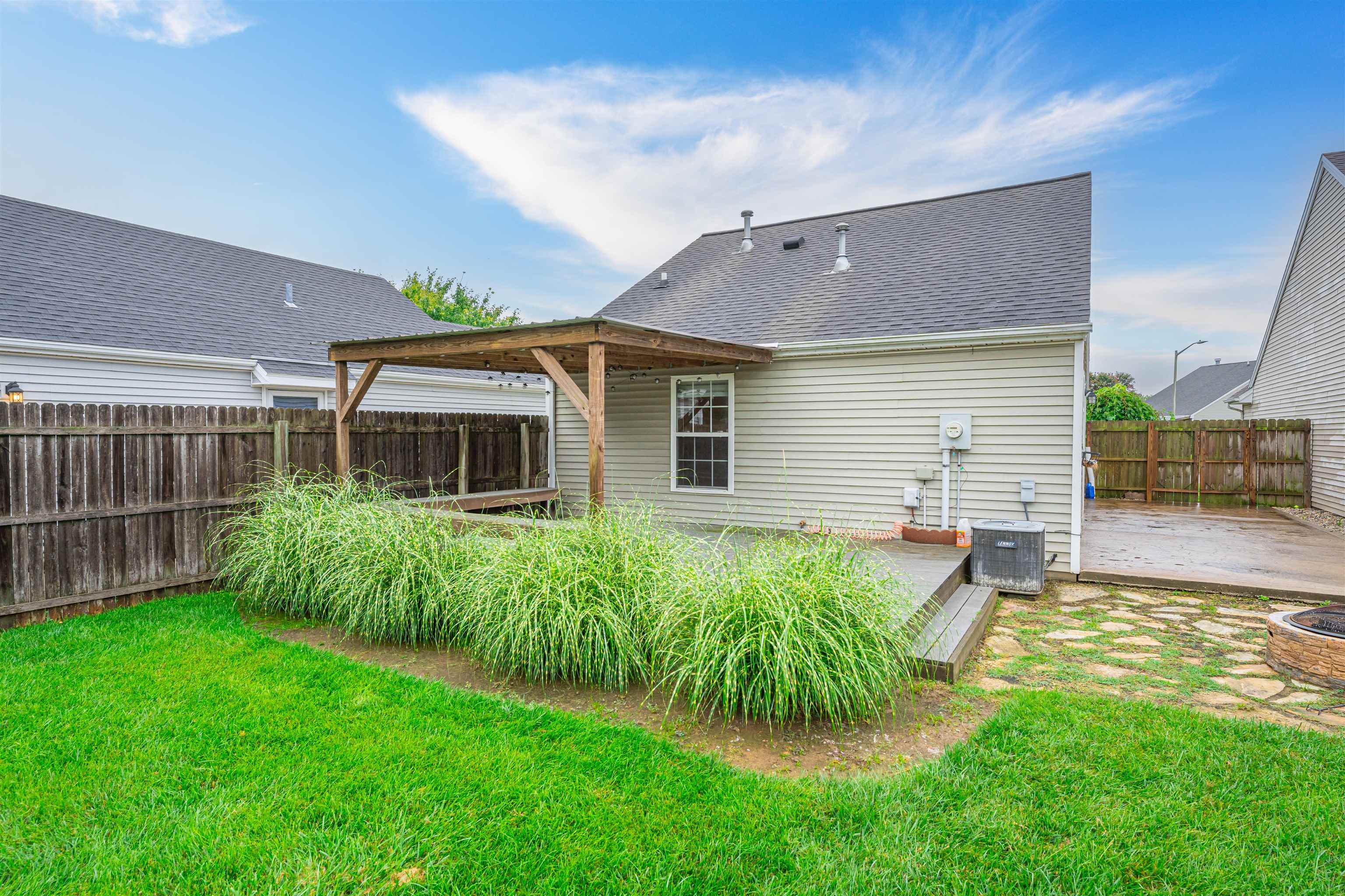 2545 Lake Pointe, Owensboro, Kentucky 42301, 2 Bedrooms Bedrooms, ,1 BathroomBathrooms,Single Family Residence,For Sale,Lake Pointe,87632