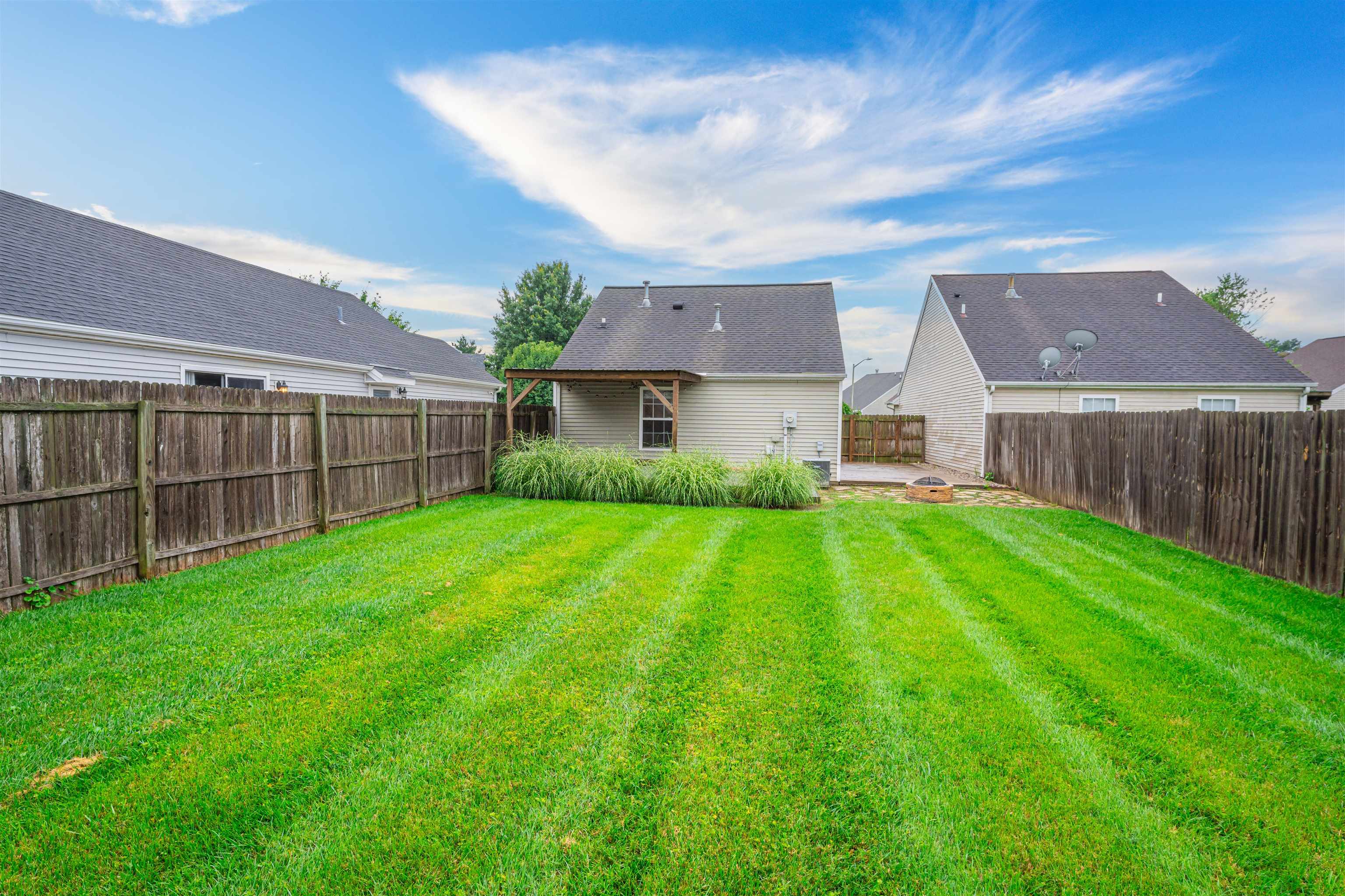 2545 Lake Pointe, Owensboro, Kentucky 42301, 2 Bedrooms Bedrooms, ,1 BathroomBathrooms,Single Family Residence,For Sale,Lake Pointe,87632