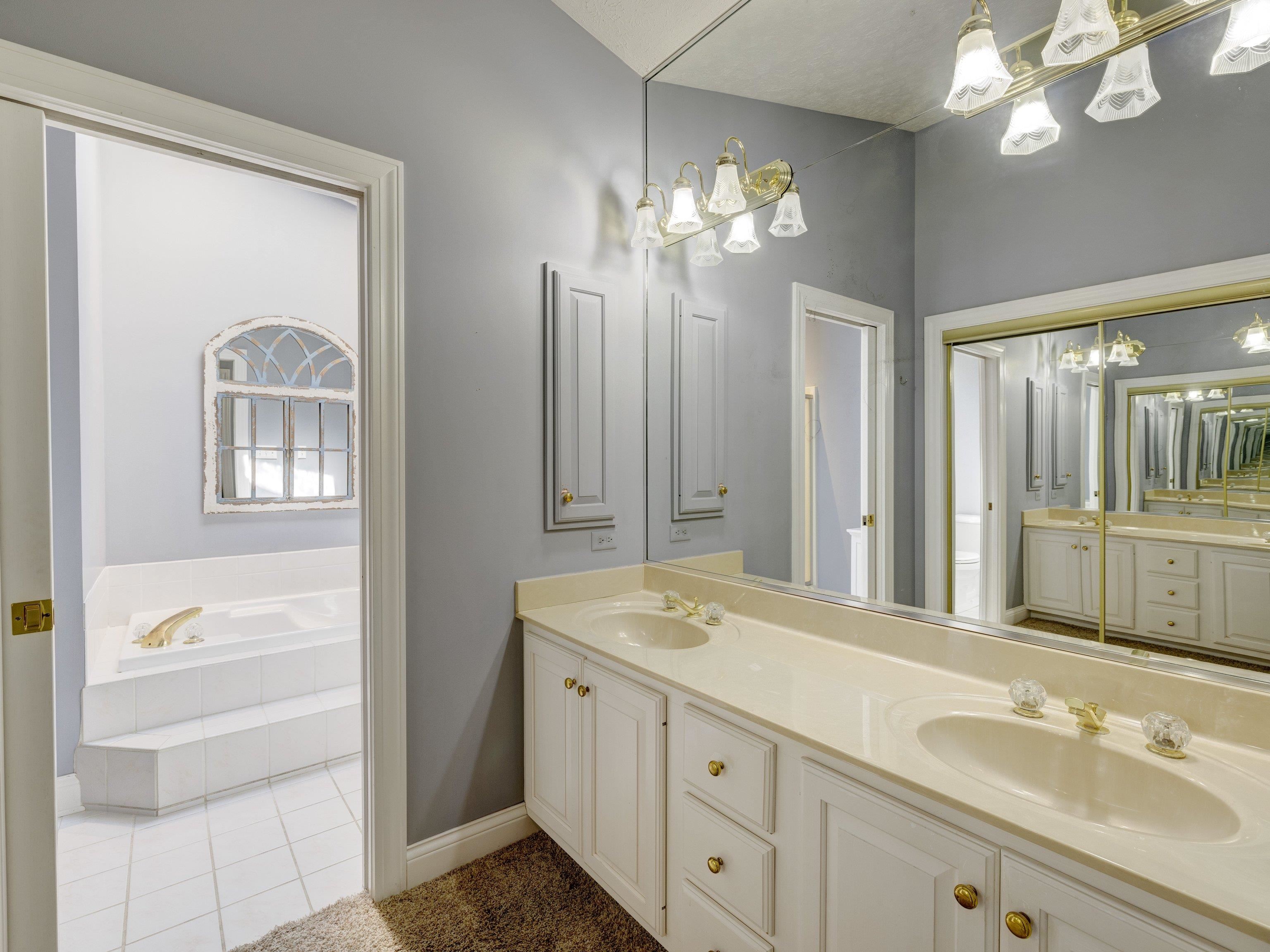 4217 Edgewood Court, Owensboro, Kentucky 42303, 4 Bedrooms Bedrooms, ,2 BathroomsBathrooms,Single Family Residence,For Sale,Edgewood Court,87635