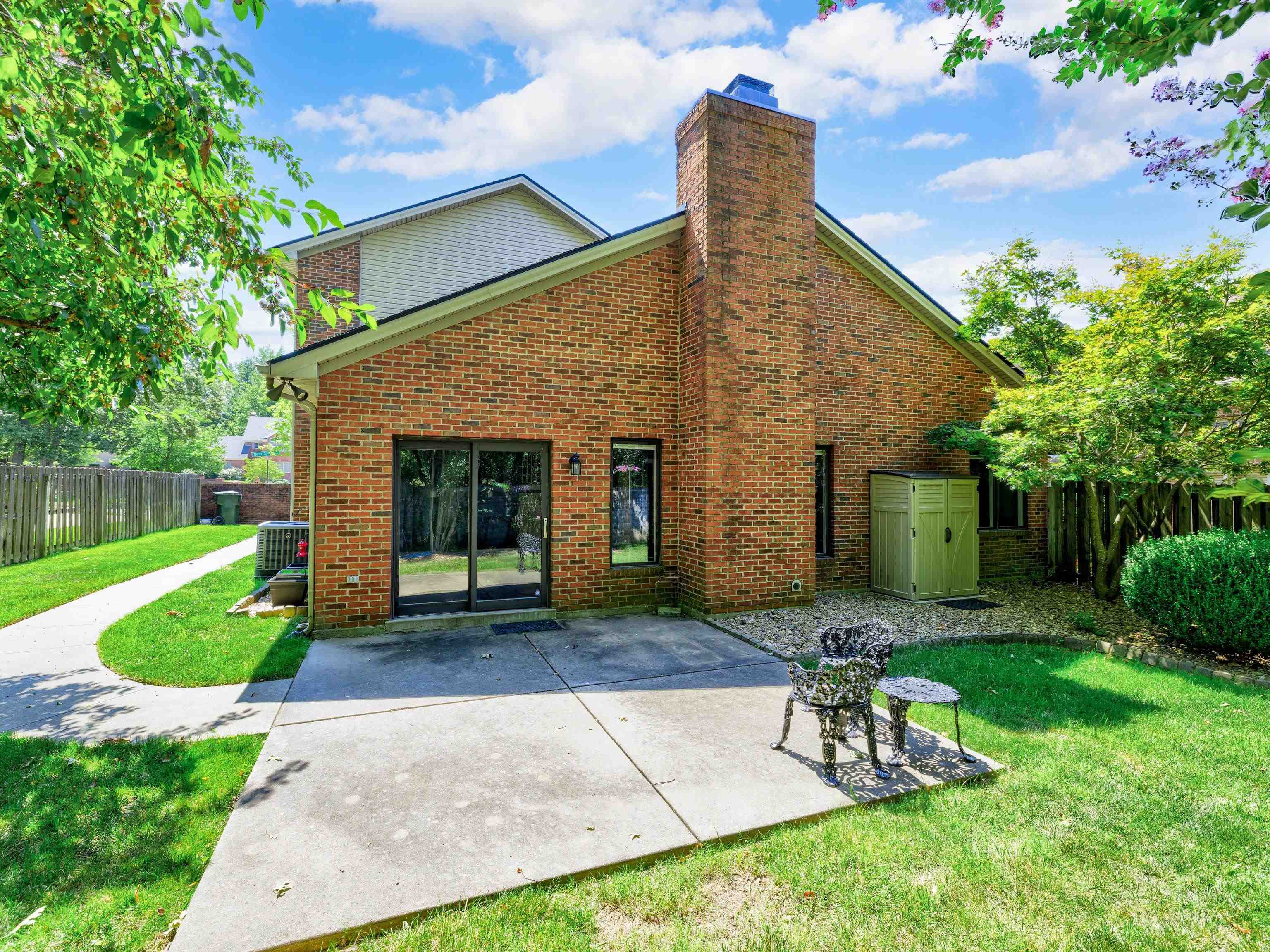 4217 Edgewood Court, Owensboro, Kentucky 42303, 4 Bedrooms Bedrooms, ,2 BathroomsBathrooms,Single Family Residence,For Sale,Edgewood Court,87635