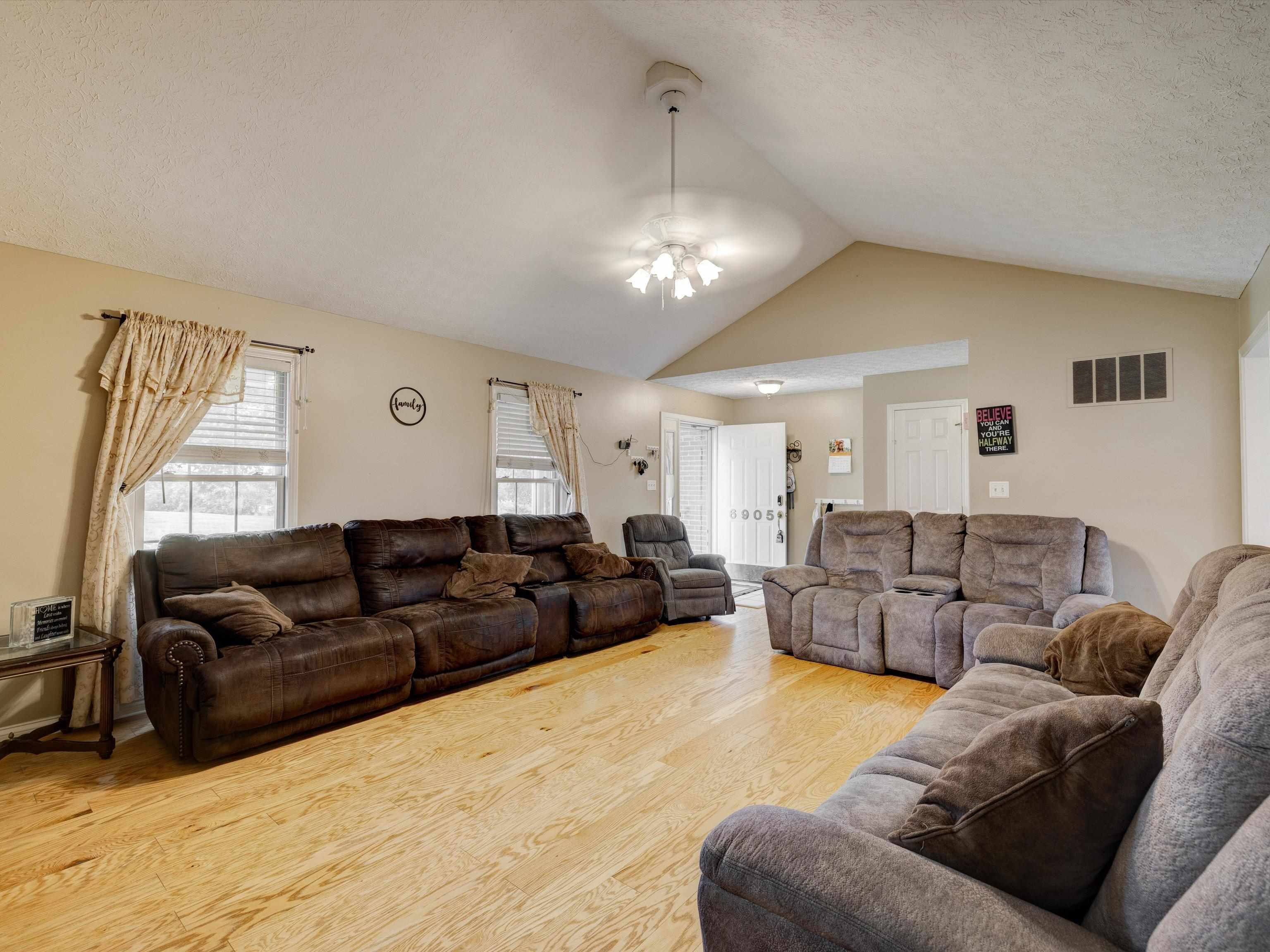 6905 Boteler Road, Philpot, Kentucky 42366, 5 Bedrooms Bedrooms, ,3 BathroomsBathrooms,Single Family Residence,For Sale,Boteler Road,87655