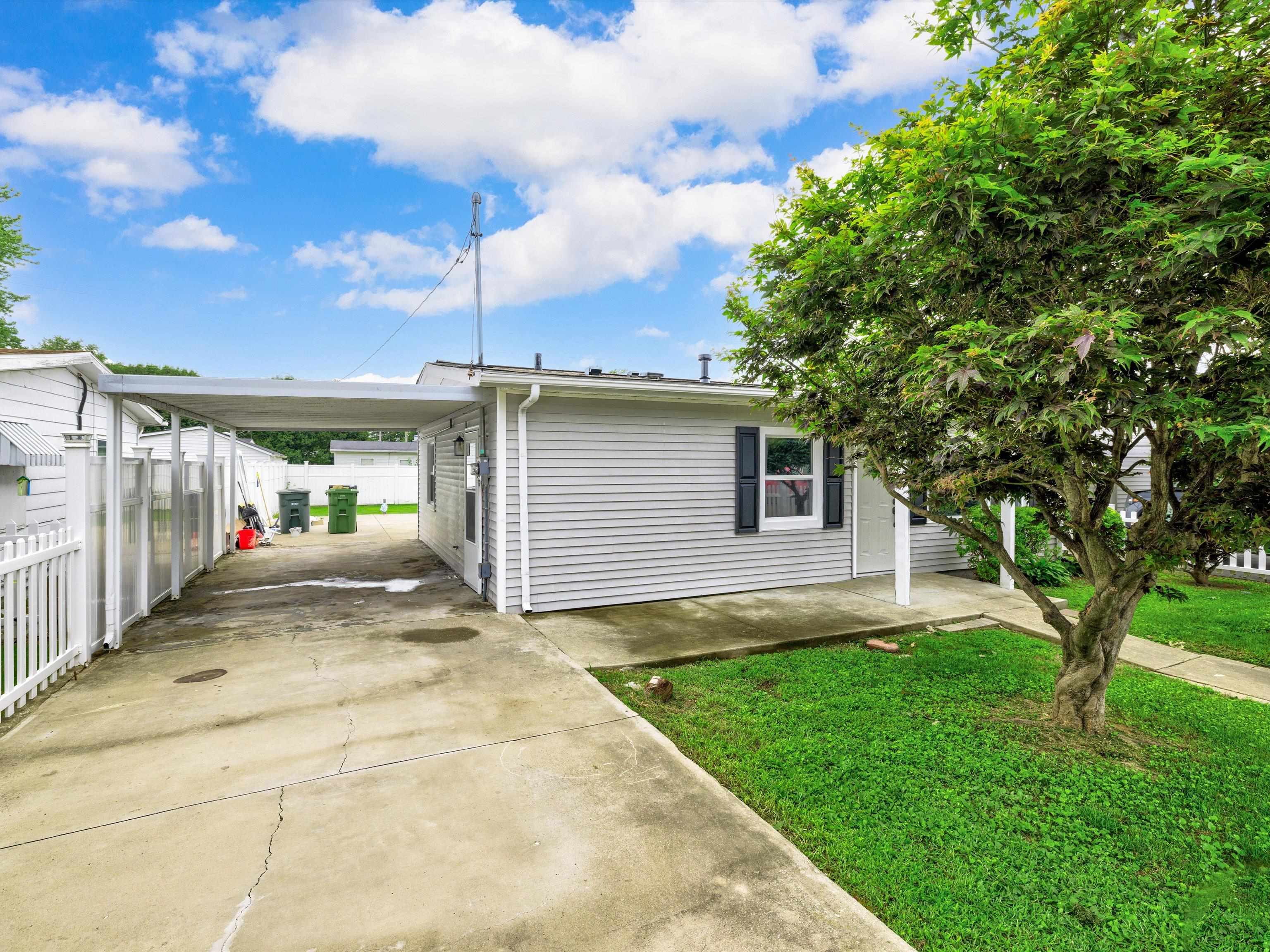 719 Dornell Street, Owensboro, Kentucky 42301, 3 Bedrooms Bedrooms, ,1 BathroomBathrooms,Single Family Residence,For Sale,Dornell Street,87676