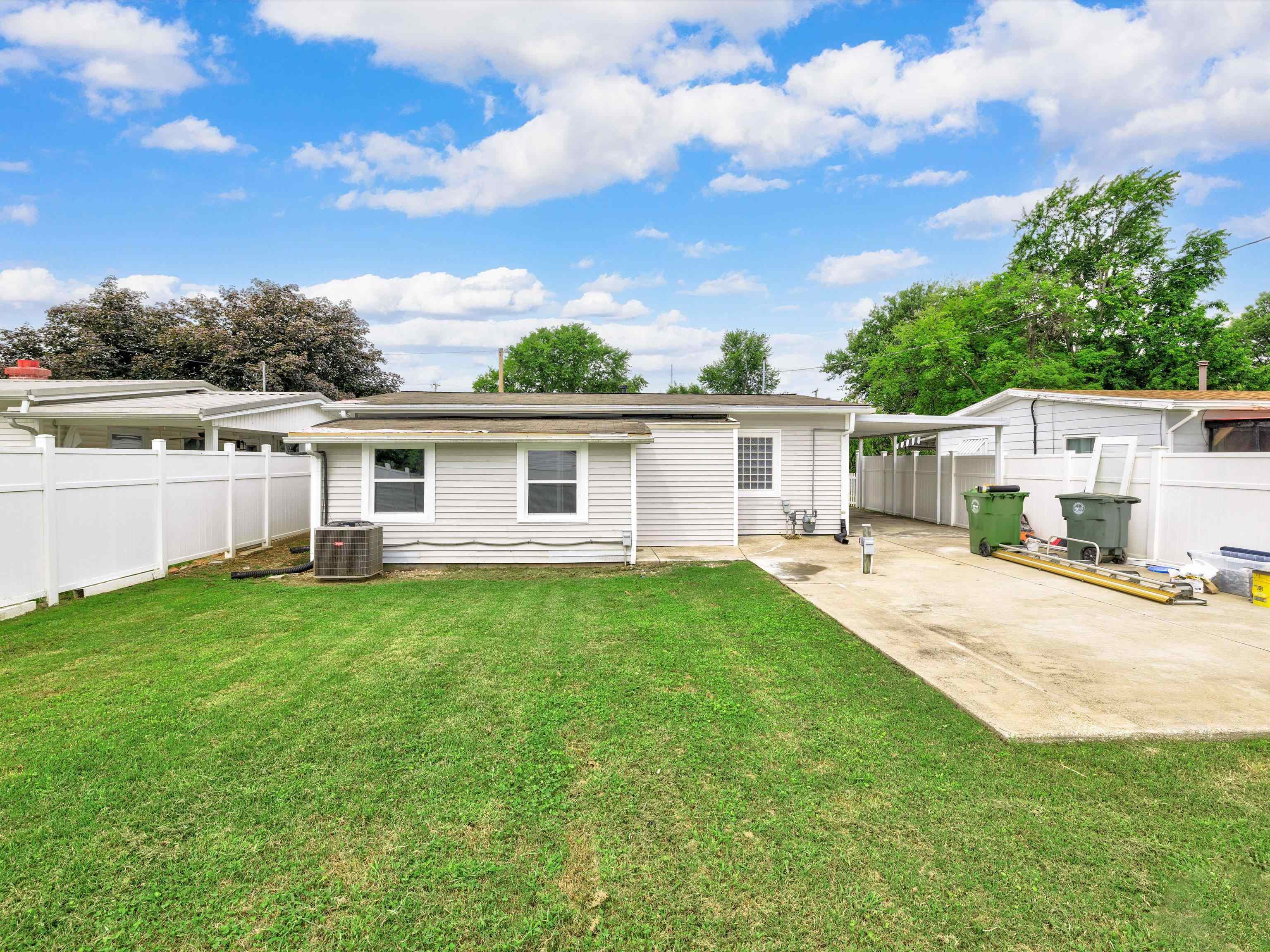 719 Dornell Street, Owensboro, Kentucky 42301, 3 Bedrooms Bedrooms, ,1 BathroomBathrooms,Single Family Residence,For Sale,Dornell Street,87676