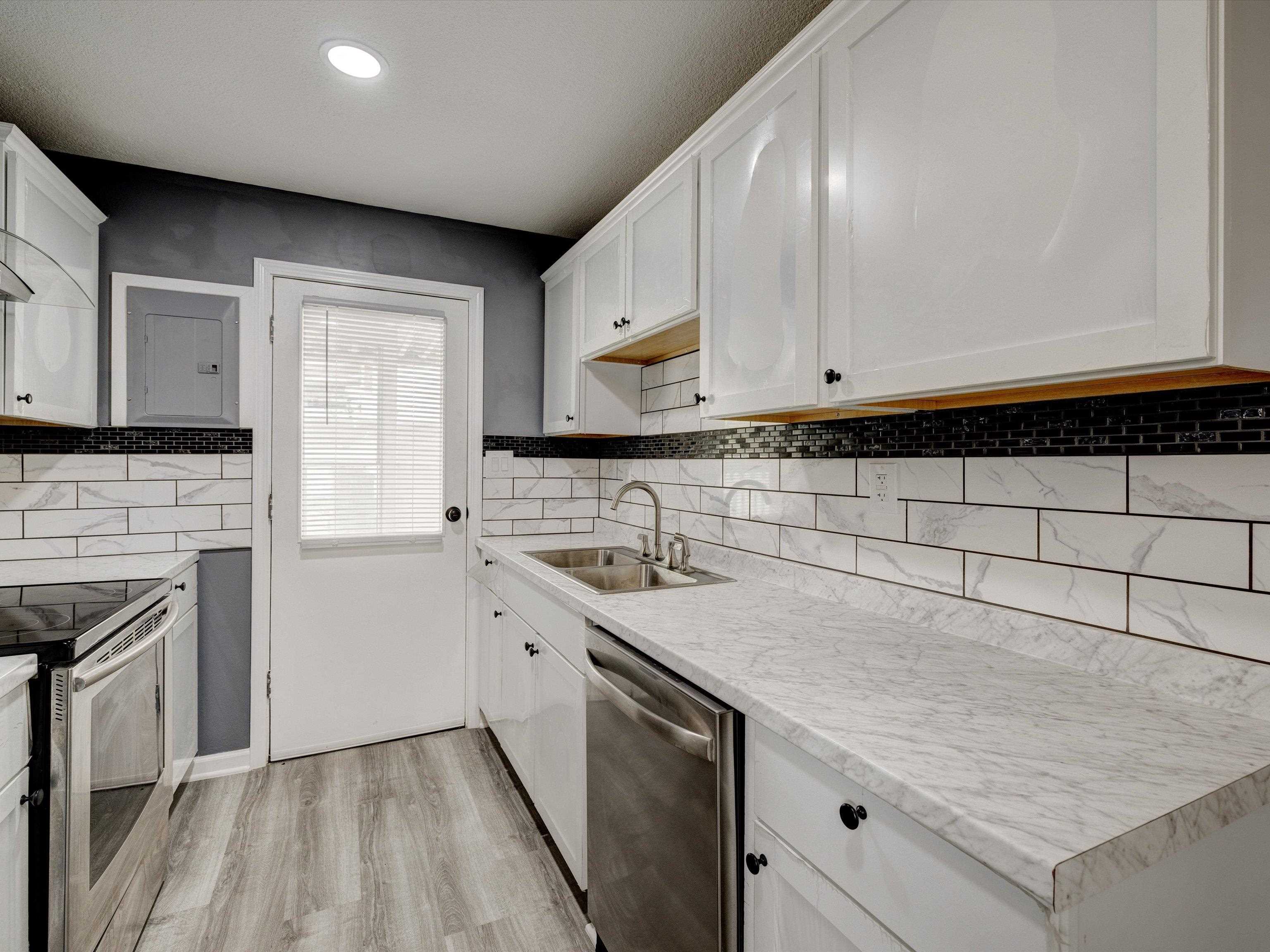 719 Dornell Street, Owensboro, Kentucky 42301, 3 Bedrooms Bedrooms, ,1 BathroomBathrooms,Single Family Residence,For Sale,Dornell Street,87676