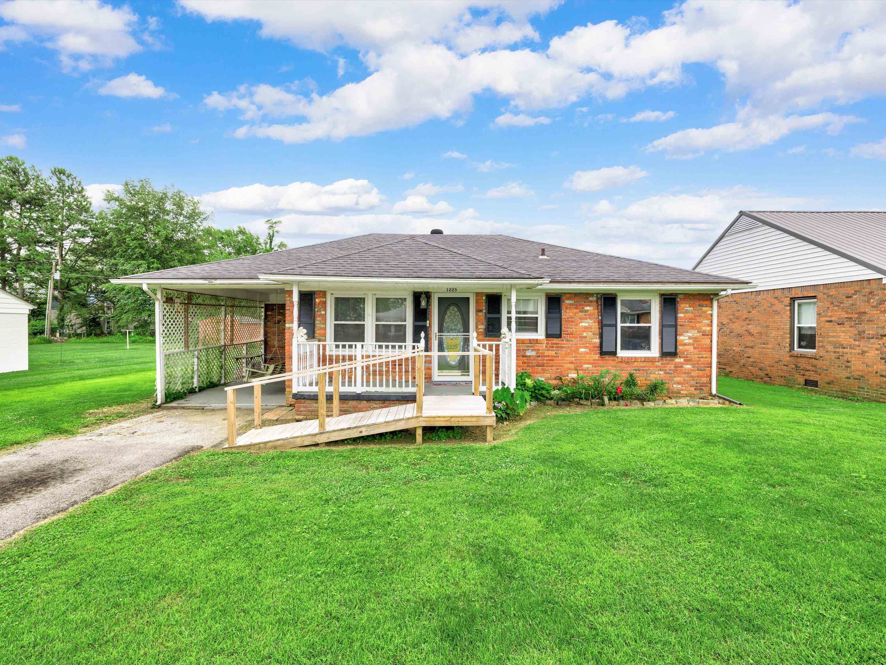 1225 Meadowlane Dr, Lewisport, Kentucky 42351, 3 Bedrooms Bedrooms, ,1 BathroomBathrooms,Single Family Residence,For Sale,Meadowlane Dr,87678