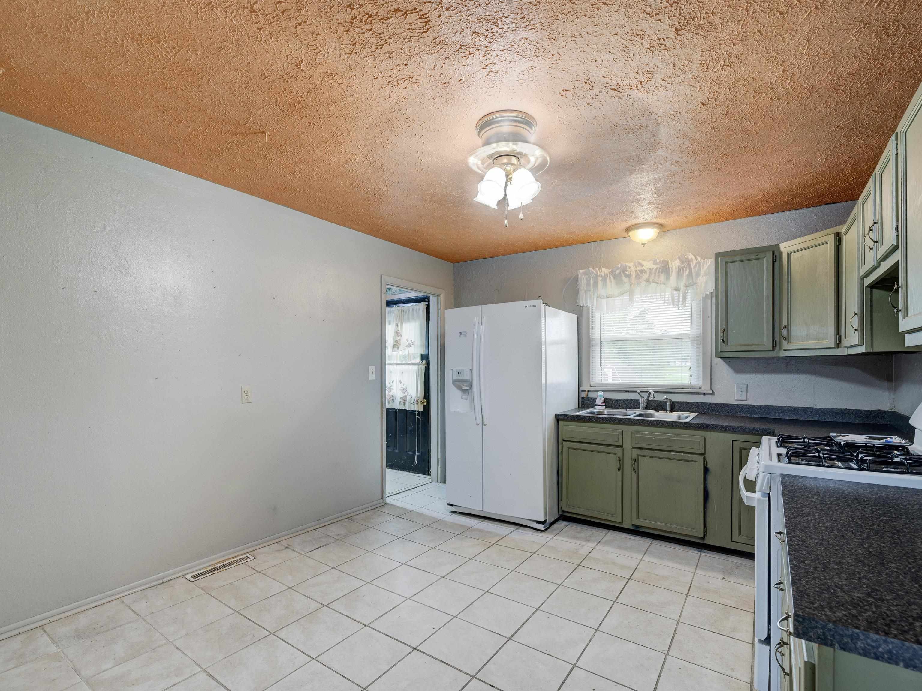 1225 Meadowlane Dr, Lewisport, Kentucky 42351, 3 Bedrooms Bedrooms, ,1 BathroomBathrooms,Single Family Residence,For Sale,Meadowlane Dr,87678