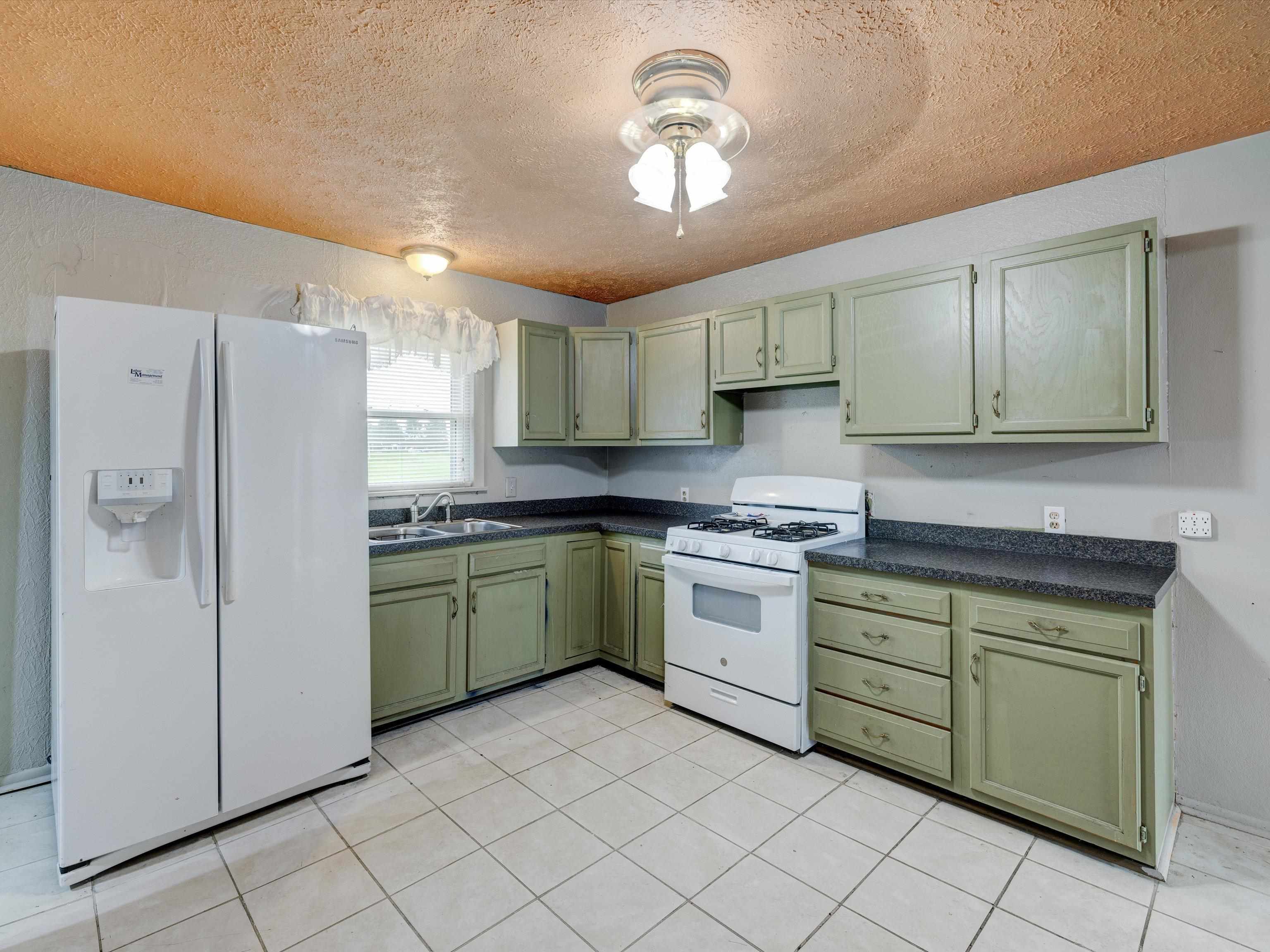 1225 Meadowlane Dr, Lewisport, Kentucky 42351, 3 Bedrooms Bedrooms, ,1 BathroomBathrooms,Single Family Residence,For Sale,Meadowlane Dr,87678