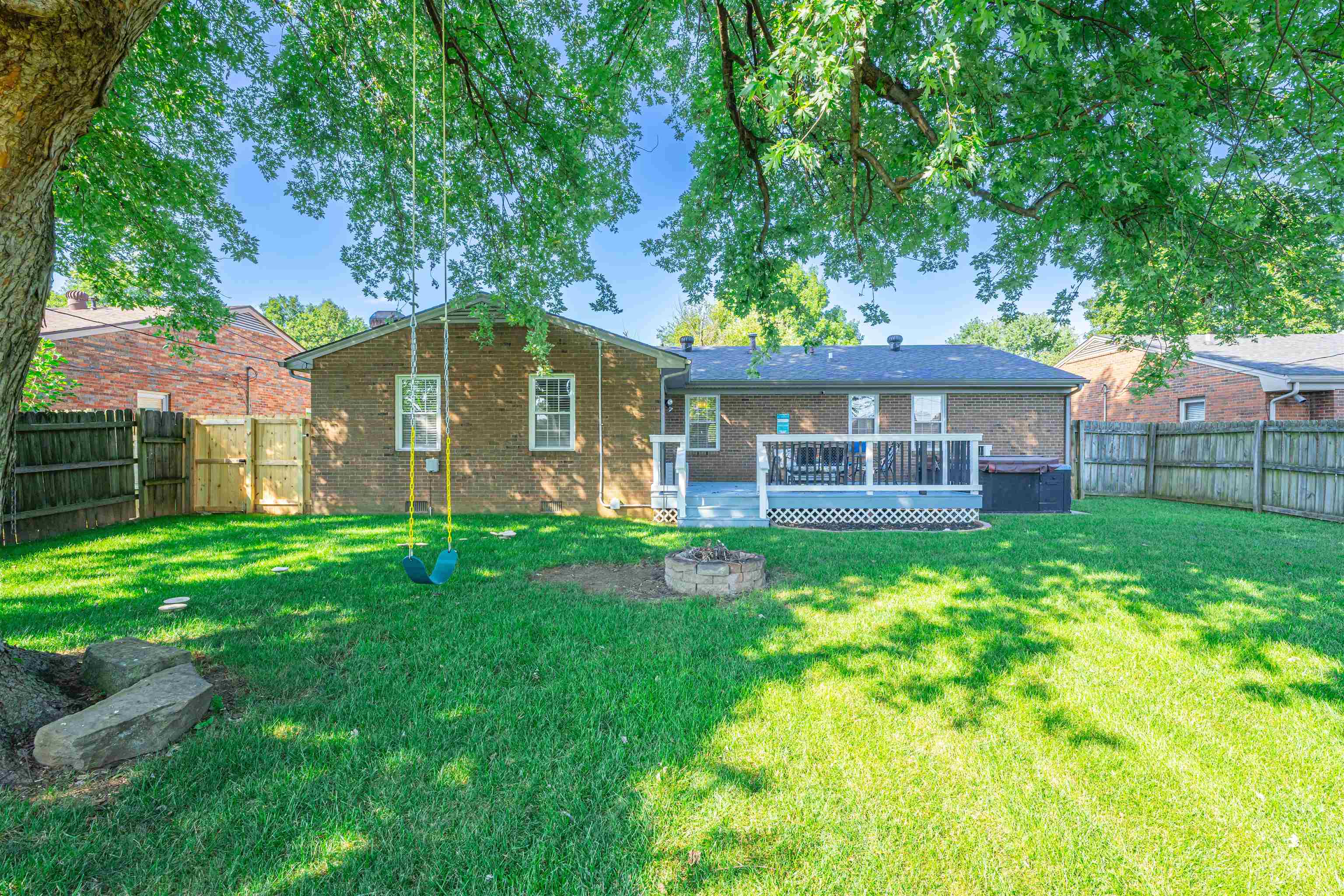 3908 Greenfield Lane, Owensboro, Kentucky 42301, 3 Bedrooms Bedrooms, ,2 BathroomsBathrooms,Single Family Residence,For Sale,Greenfield Lane,87696