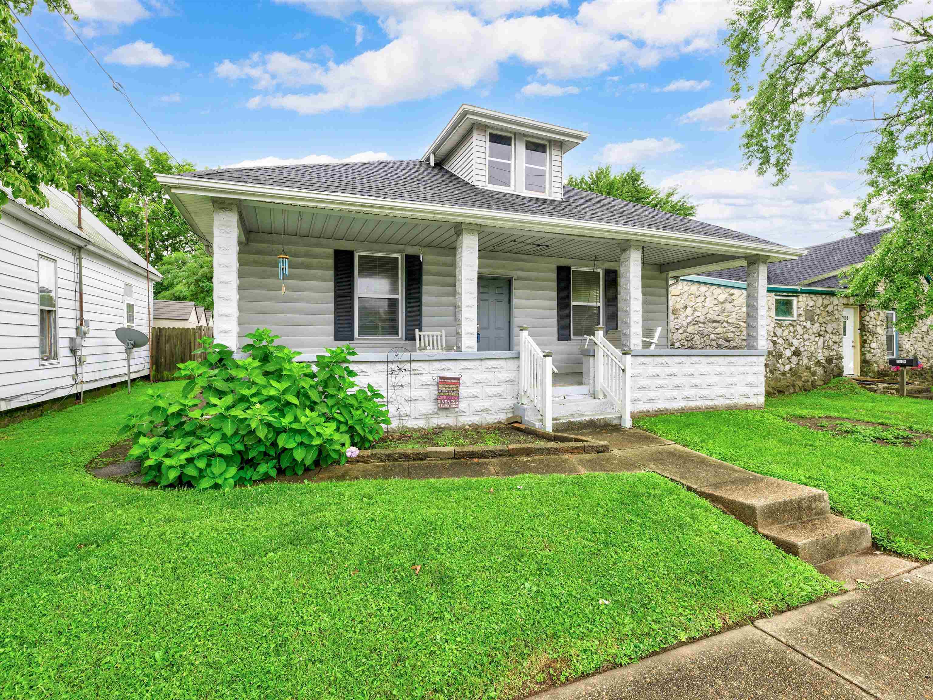1604 4th St., Owensboro, Kentucky 42301, 3 Bedrooms Bedrooms, ,1 BathroomBathrooms,Single Family Residence,For Sale,4th St.,87706