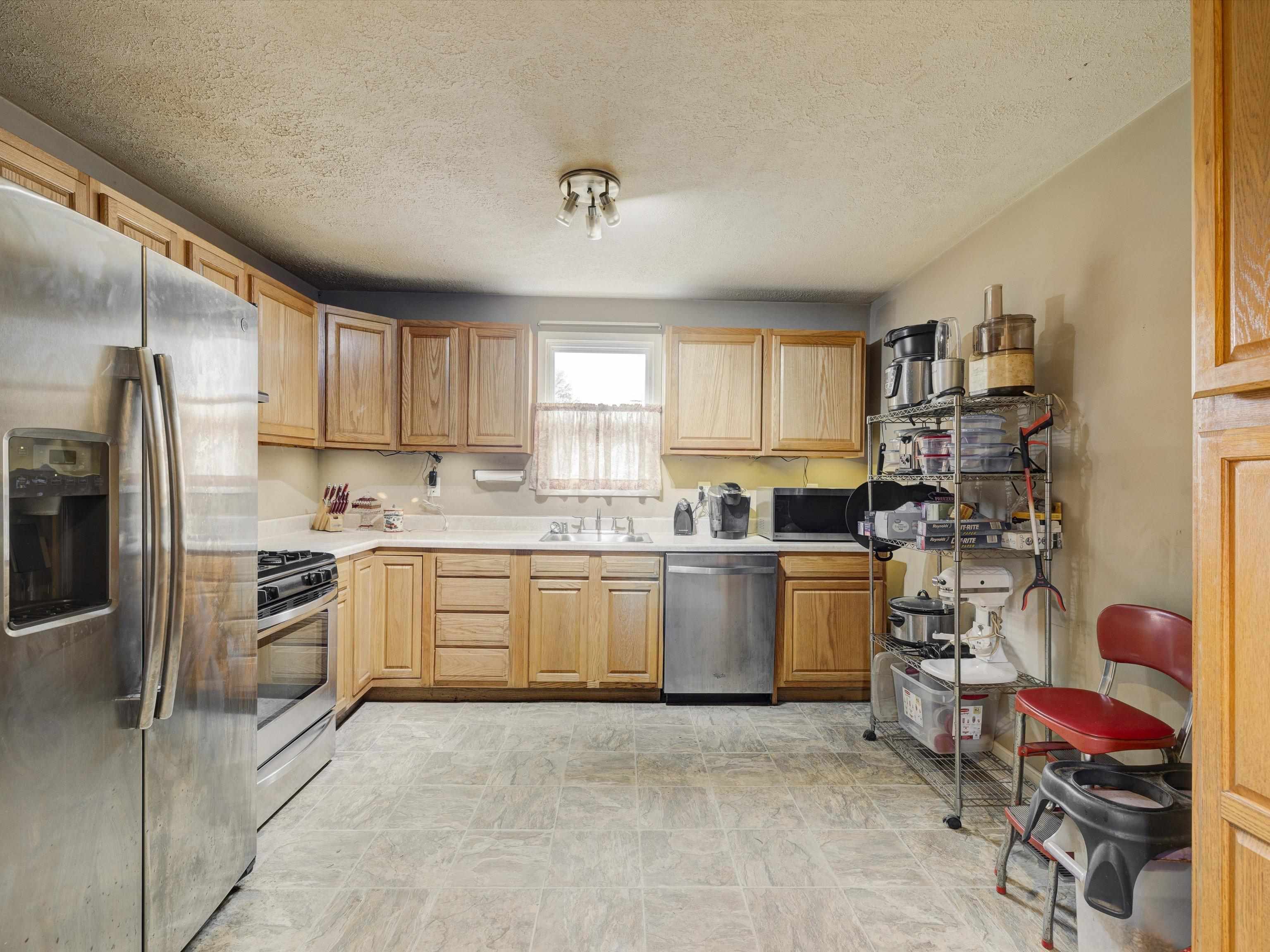1604 4th St., Owensboro, Kentucky 42301, 3 Bedrooms Bedrooms, ,1 BathroomBathrooms,Single Family Residence,For Sale,4th St.,87706