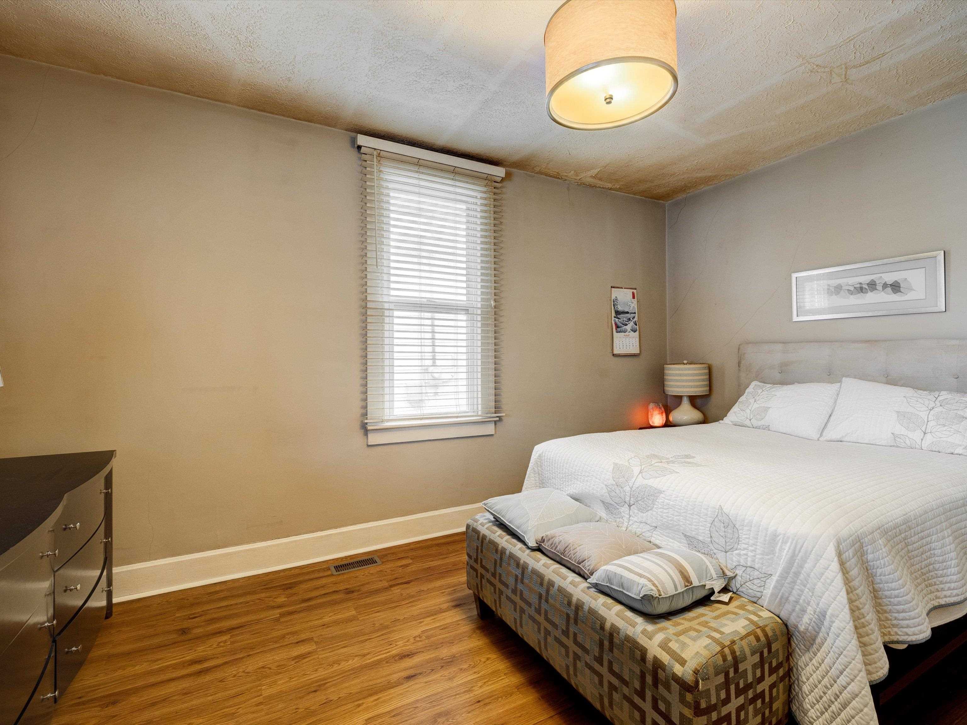 1604 4th St., Owensboro, Kentucky 42301, 3 Bedrooms Bedrooms, ,1 BathroomBathrooms,Single Family Residence,For Sale,4th St.,87706