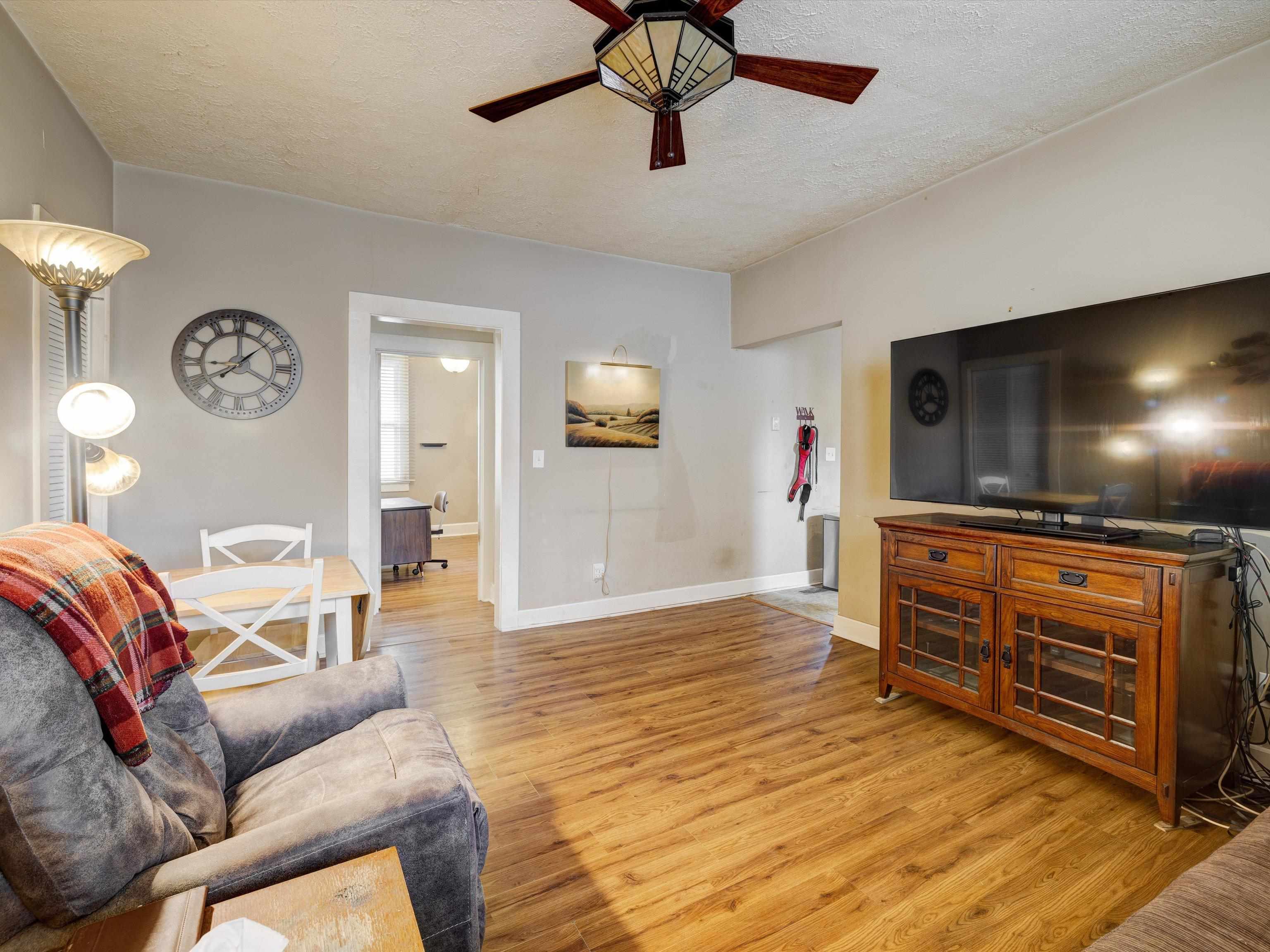 1604 4th St., Owensboro, Kentucky 42301, 3 Bedrooms Bedrooms, ,1 BathroomBathrooms,Single Family Residence,For Sale,4th St.,87706