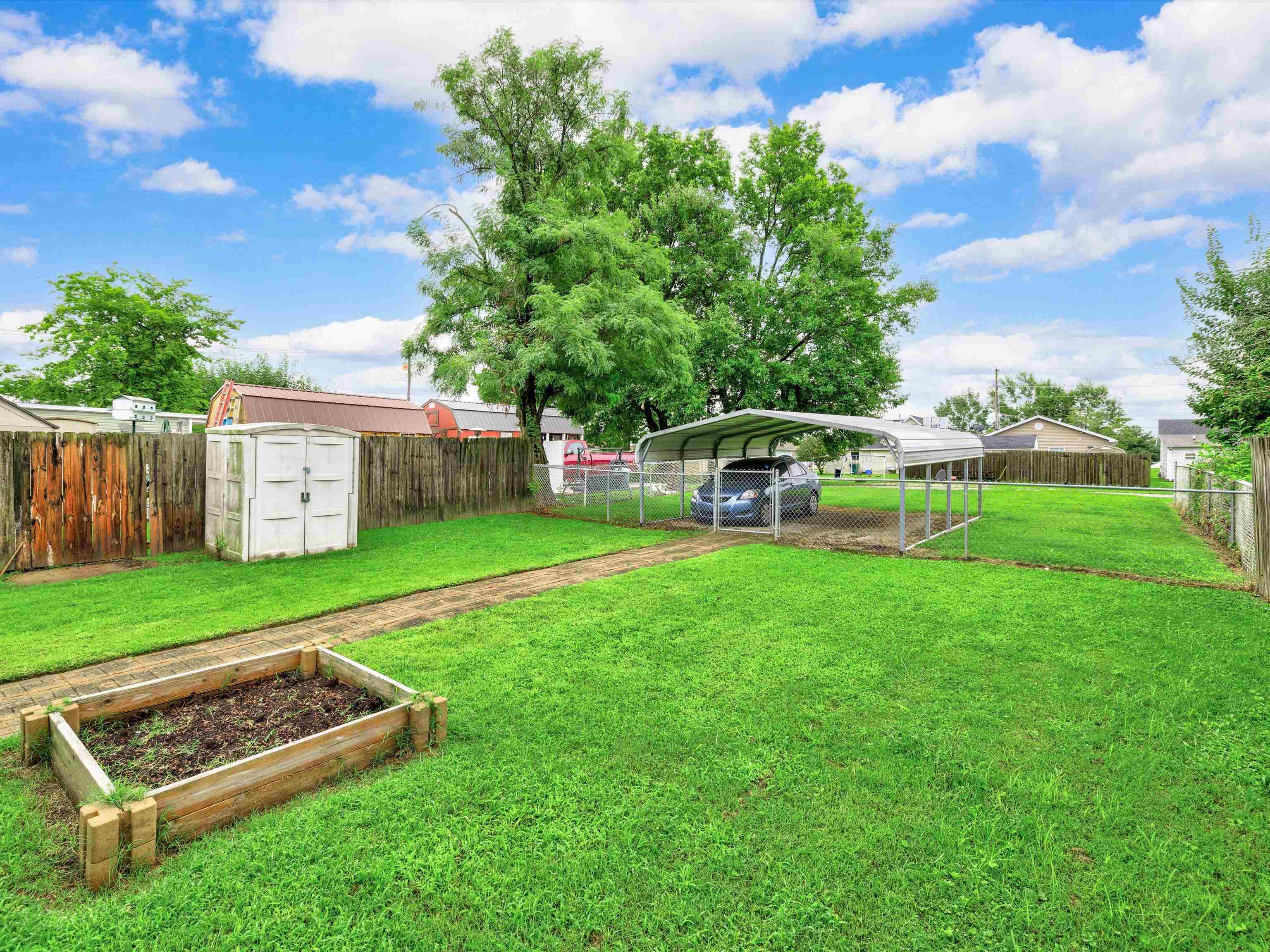 1604 4th St., Owensboro, Kentucky 42301, 3 Bedrooms Bedrooms, ,1 BathroomBathrooms,Single Family Residence,For Sale,4th St.,87706