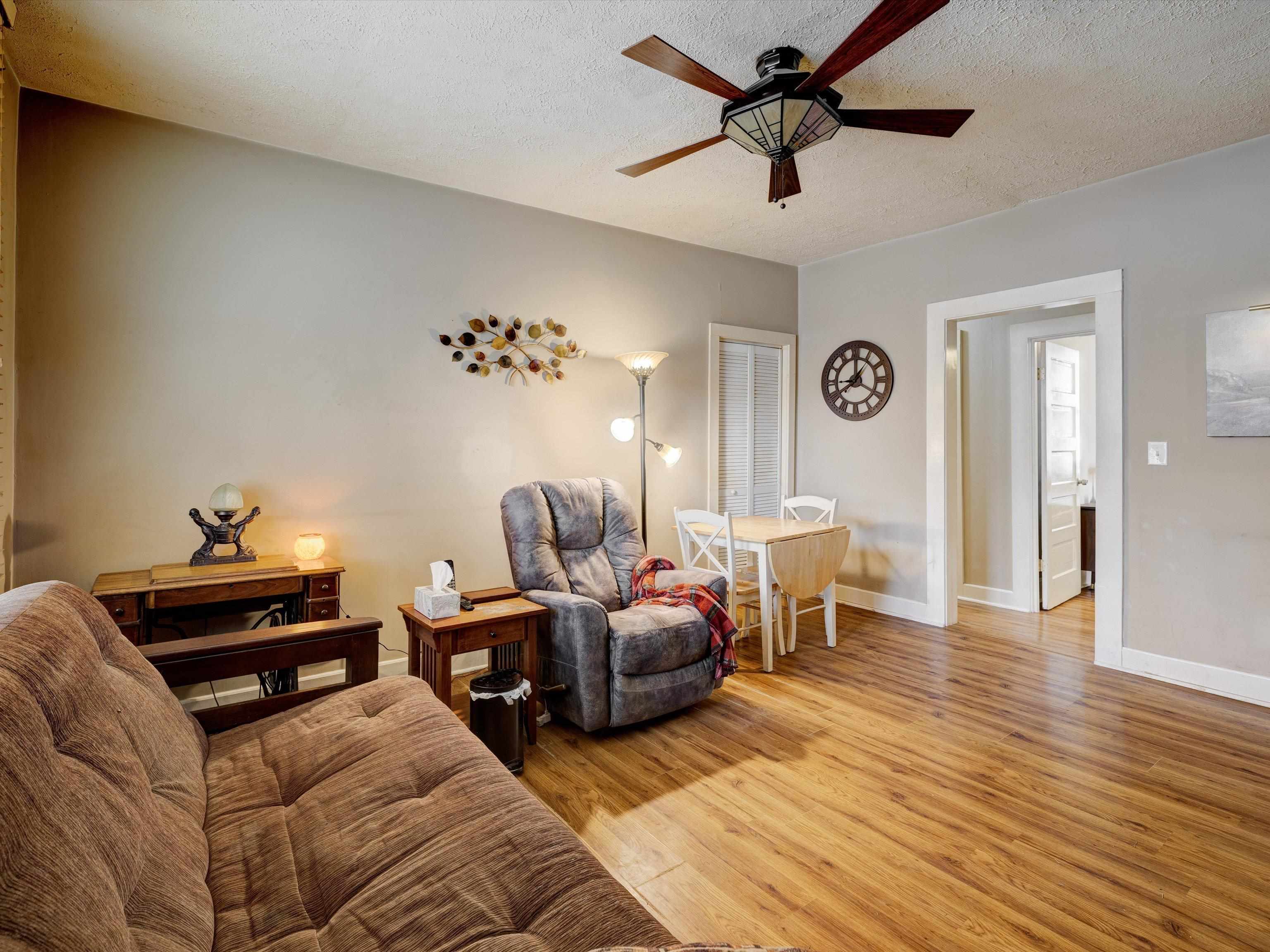1604 4th St., Owensboro, Kentucky 42301, 3 Bedrooms Bedrooms, ,1 BathroomBathrooms,Single Family Residence,For Sale,4th St.,87706