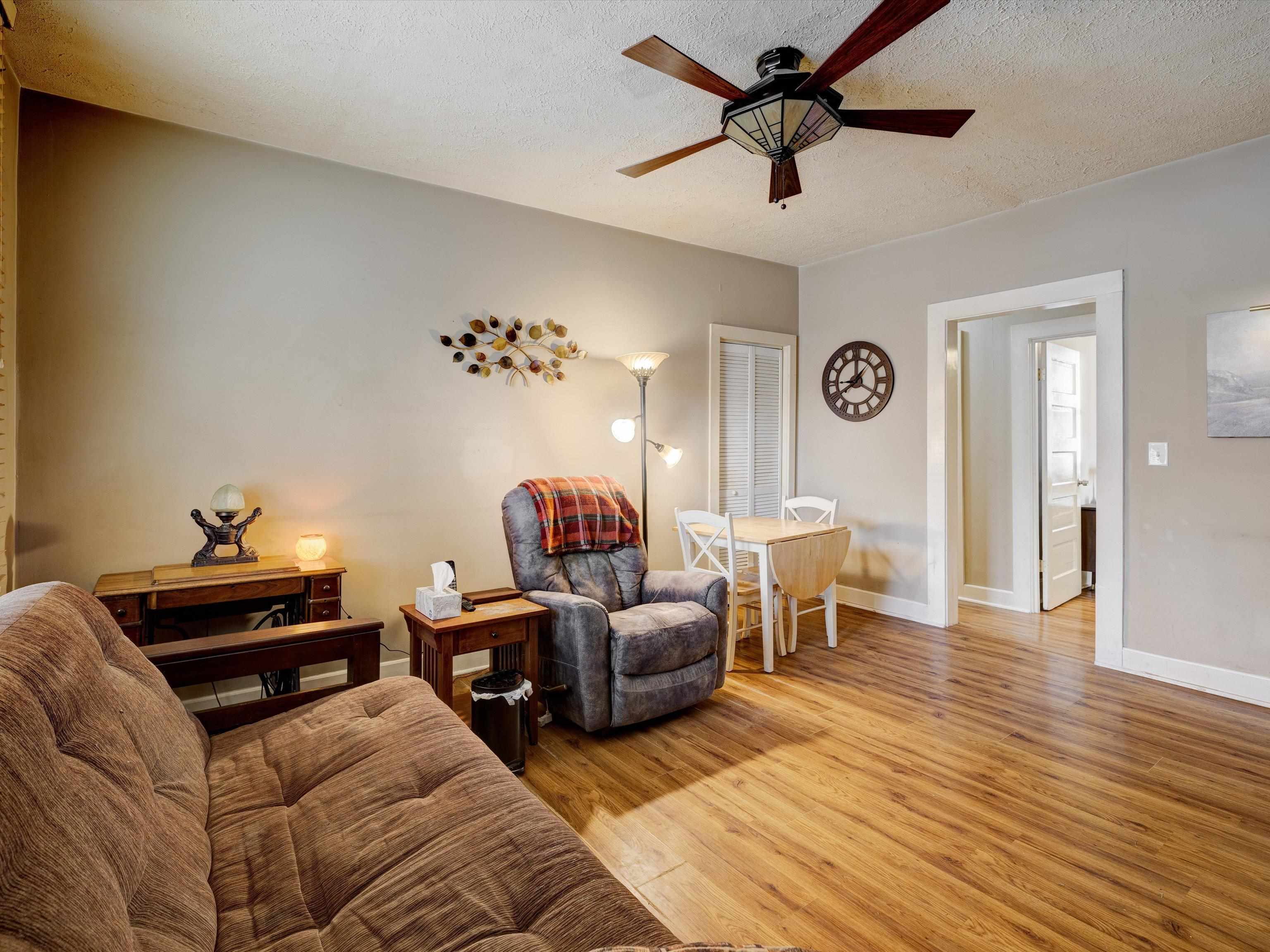 1604 4th St., Owensboro, Kentucky 42301, 3 Bedrooms Bedrooms, ,1 BathroomBathrooms,Single Family Residence,For Sale,4th St.,87706