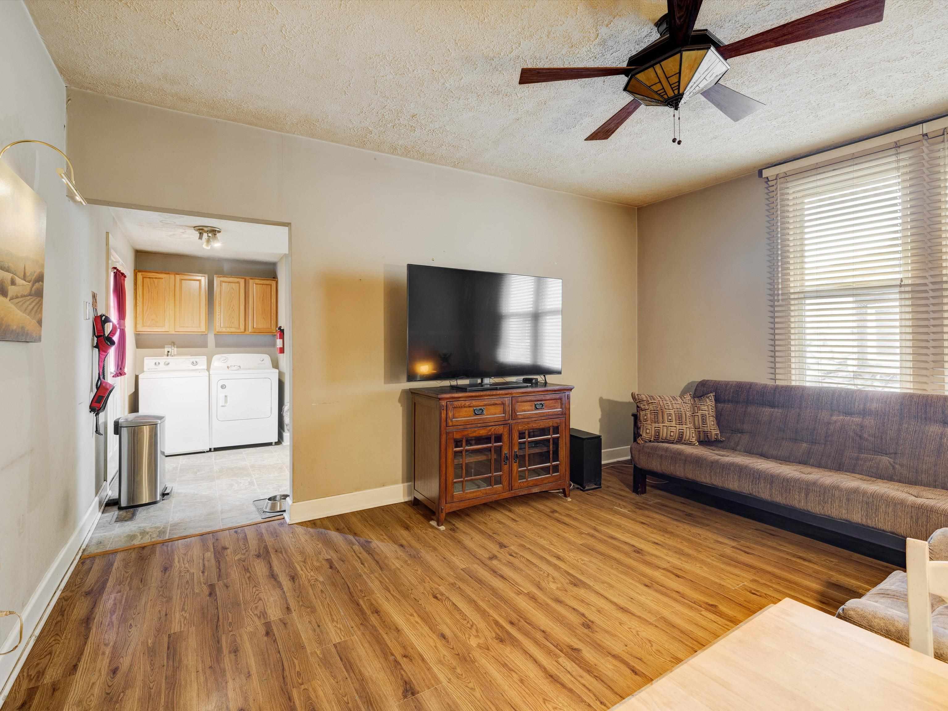 1604 4th St., Owensboro, Kentucky 42301, 3 Bedrooms Bedrooms, ,1 BathroomBathrooms,Single Family Residence,For Sale,4th St.,87706