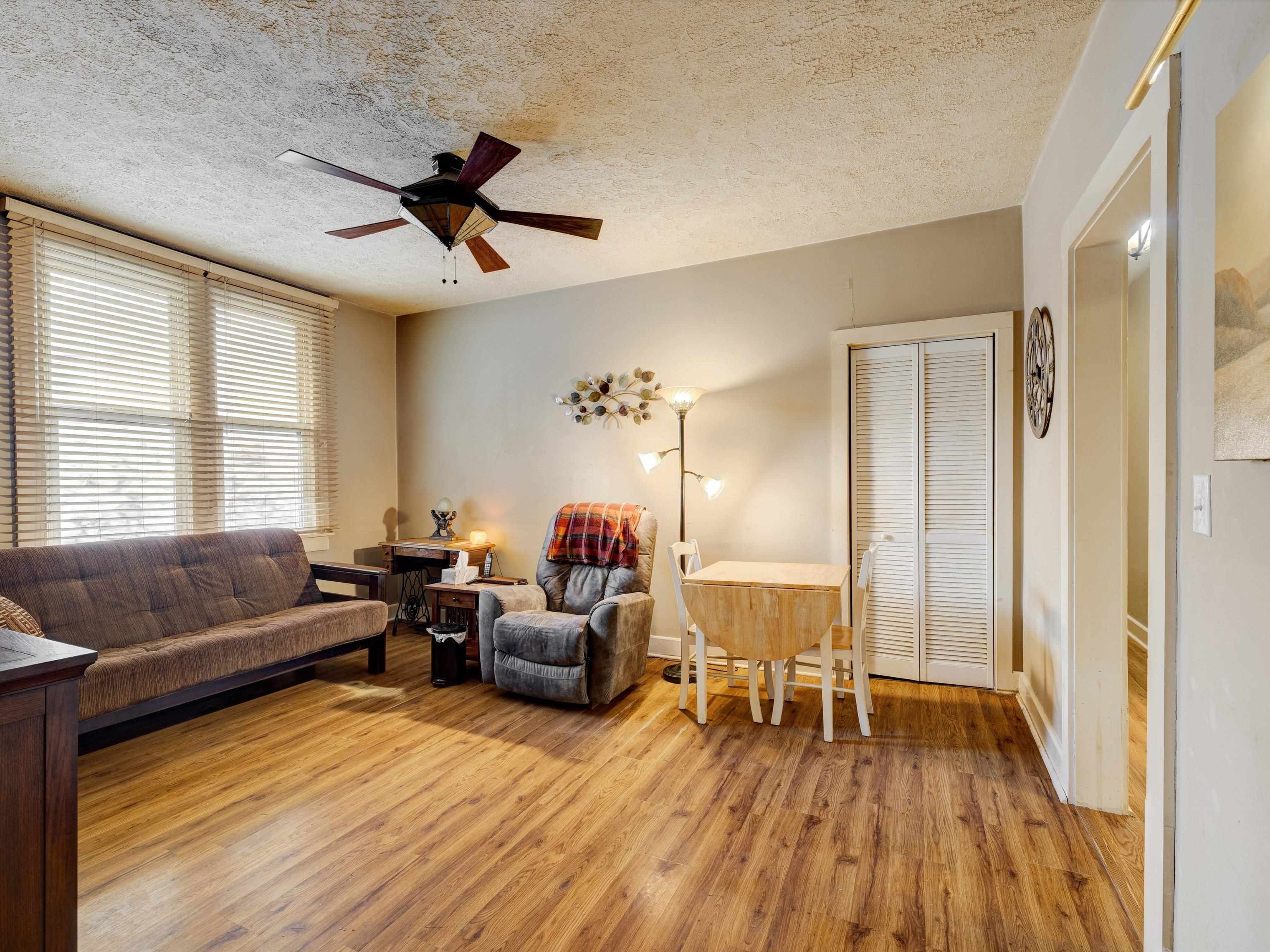 1604 4th St., Owensboro, Kentucky 42301, 3 Bedrooms Bedrooms, ,1 BathroomBathrooms,Single Family Residence,For Sale,4th St.,87706